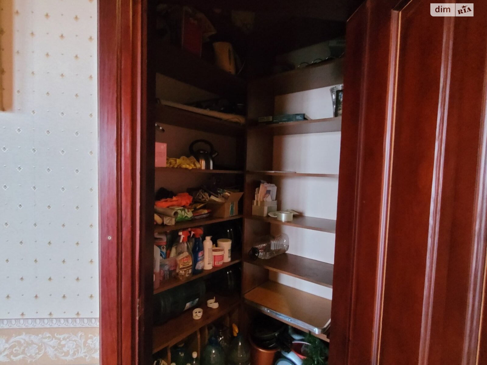 Продаж трикімнатної квартири в Львові, на вул. Петлюри Симона 34, район Південний фото 1 Продаж трикімнатної квартири в Львові, на вул. Петлюри Симона 34, район Південний фото 1