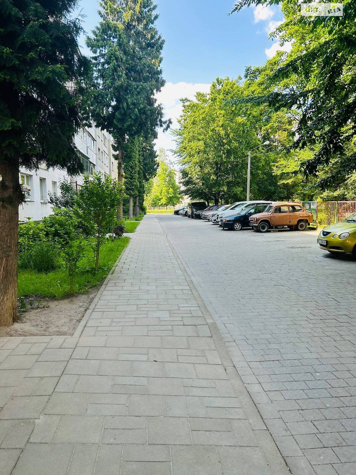 Продажа трехкомнатной квартиры в Львове, на ул. Петлюры Симона, район Южный фото 1 Продажа трехкомнатной квартиры в Львове, на ул. Петлюры Симона, район Южный фото 1