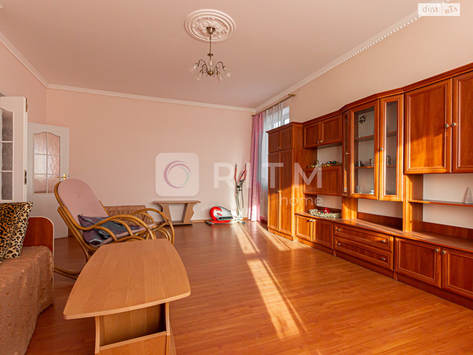 Продаж семикімнатної квартири в Львові, на вул. Юрія Руфа 35В, фото 1 Продаж семикімнатної квартири в Львові, на вул. Юрія Руфа 35В, фото 1