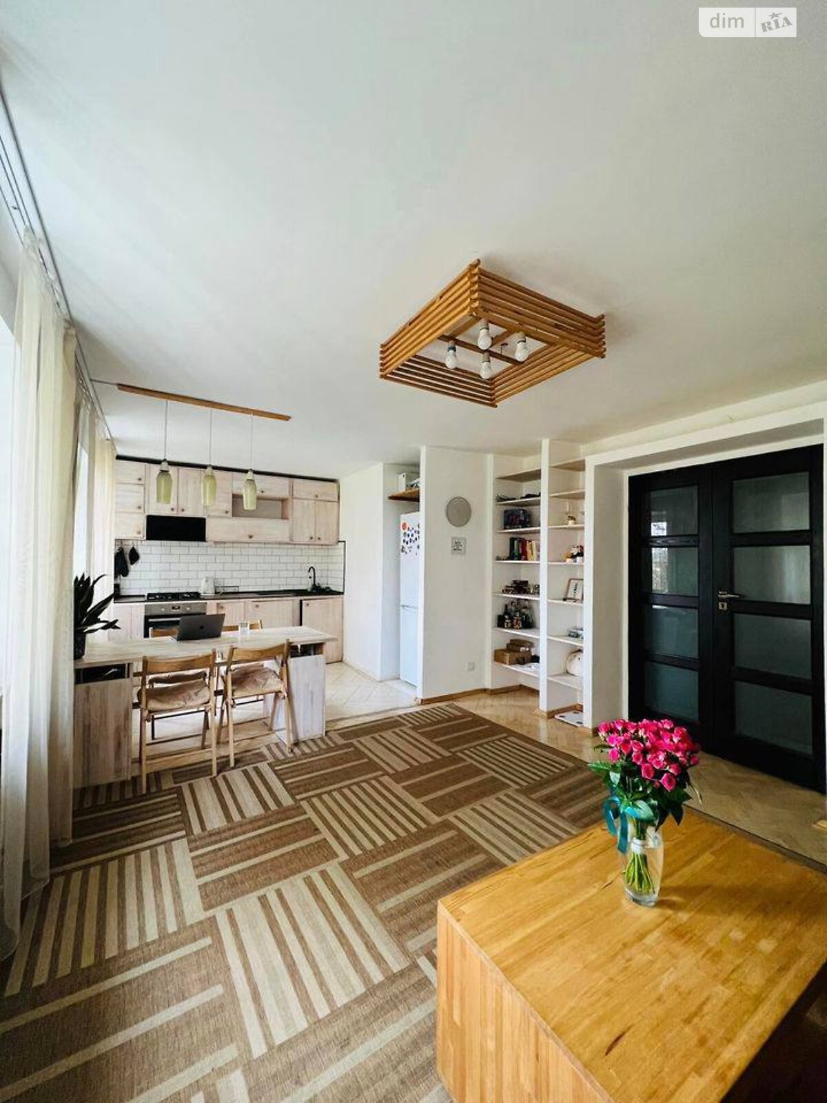 Продажа двухкомнатной квартиры в Львове, на ул. Миколайчука, район Замарстынов фото 1 Продажа двухкомнатной квартиры в Львове, на ул. Миколайчука, район Замарстынов фото 1