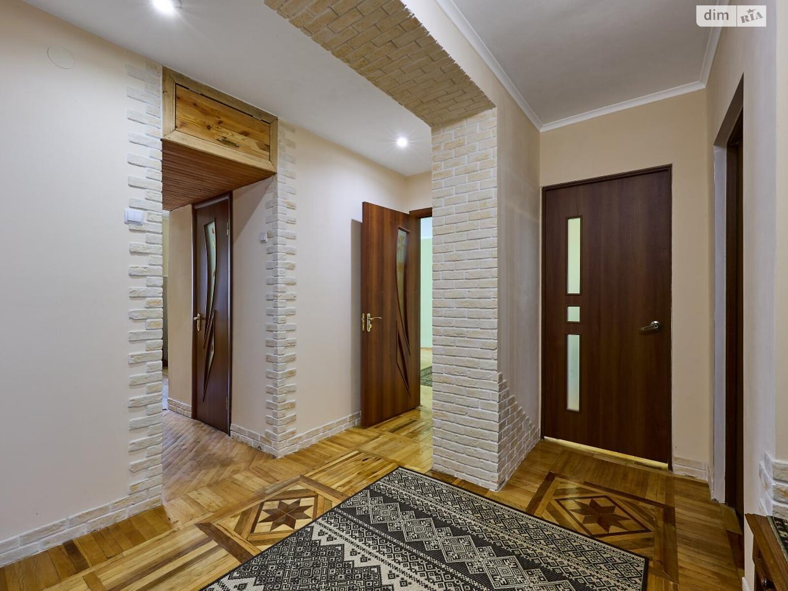 Продаж чотирикімнатної квартири в Львові, на вул. Джона Леннона 33, район Збоїща фото 1