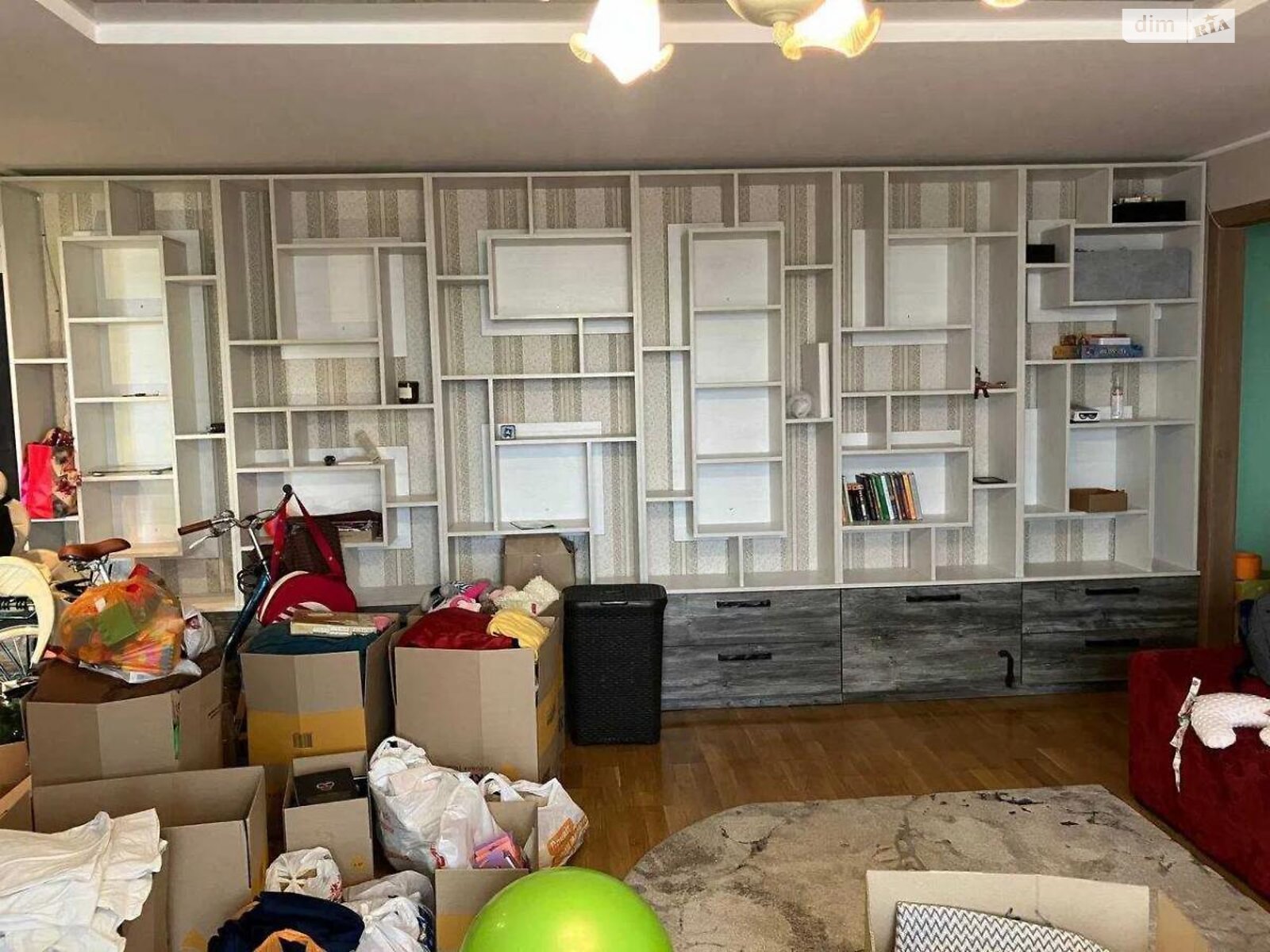 Продаж трикімнатної квартири в Львові, на вул. Хмельницького Богдана 275, район Збоїща фото 1 Продаж трикімнатної квартири в Львові, на вул. Хмельницького Богдана 275, район Збоїща фото 1