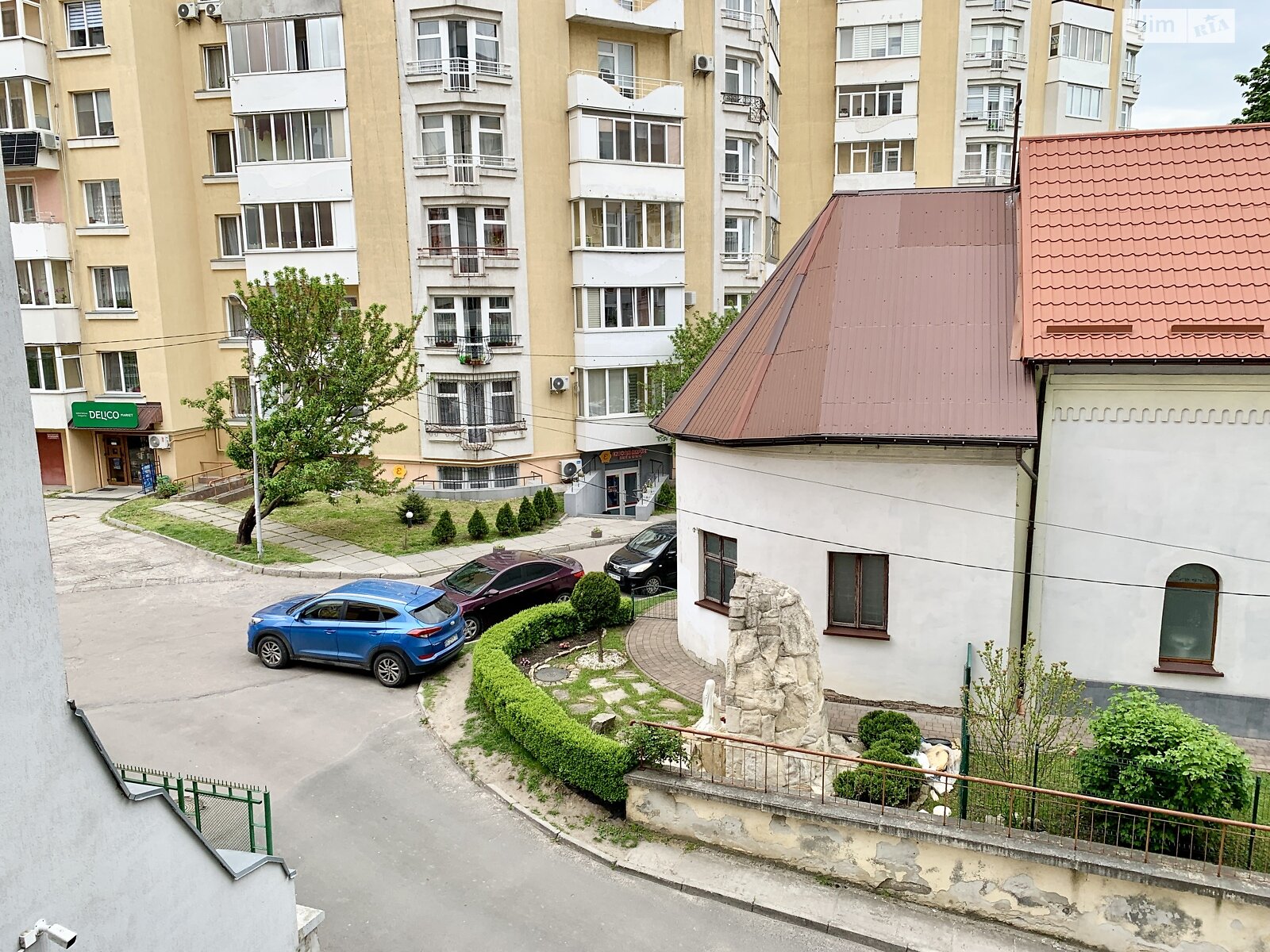 Продаж трикімнатної квартири в Львові, на вул. Плугова 10, район Збоїща фото 1 Продаж трикімнатної квартири в Львові, на вул. Плугова 10, район Збоїща фото 1