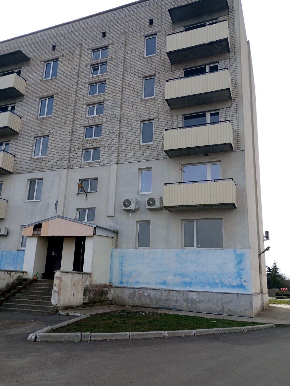 Продаж трикімнатної квартири в Лисянці, на вул. Поштова, фото 1 Продаж трикімнатної квартири в Лисянці, на вул. Поштова, фото 1