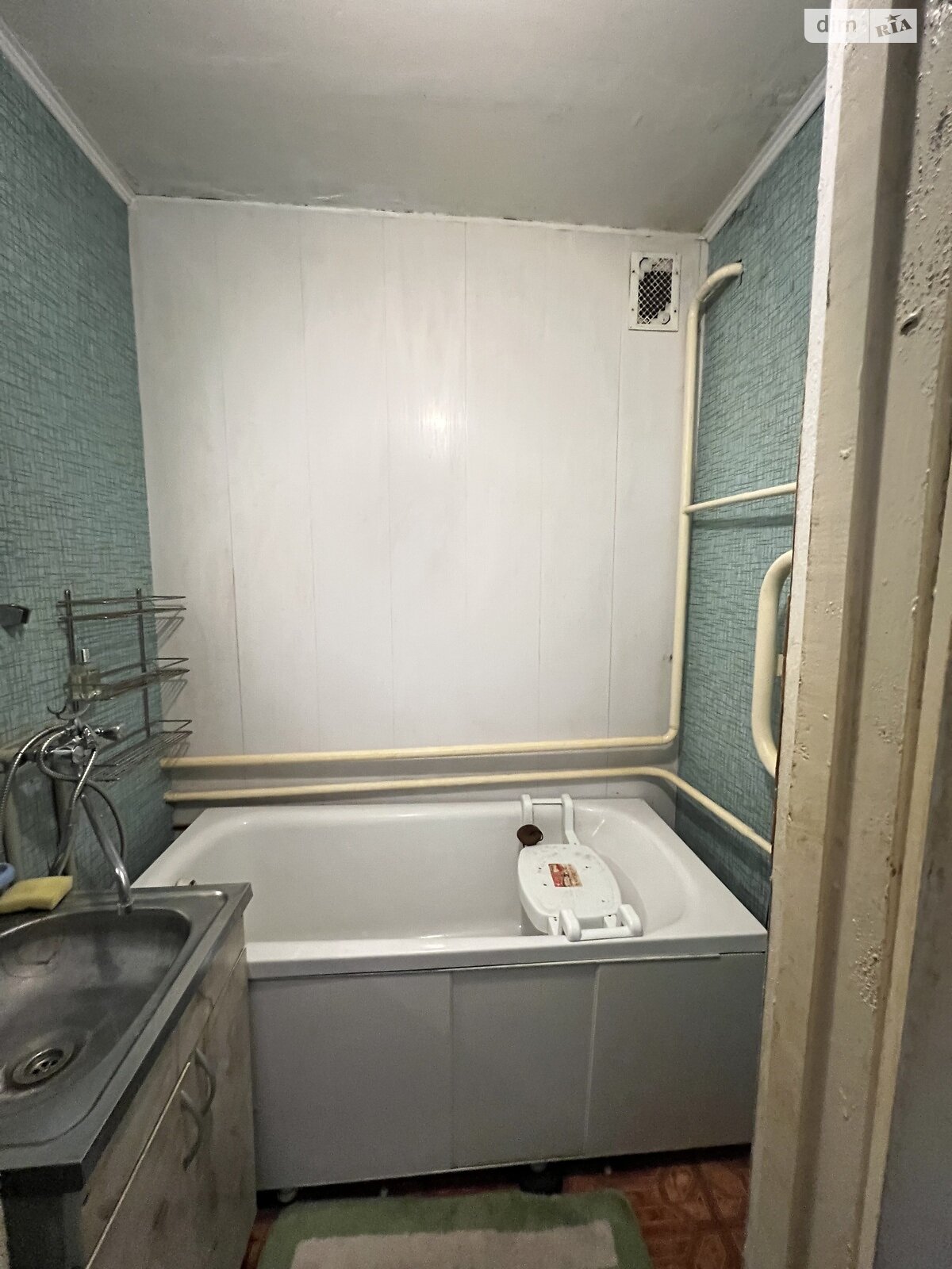 Продажа трехкомнатной квартиры в Магдалиновке, на ул. Центральная 67, кв. 1, район Магдалиновка фото 1 Продажа трехкомнатной квартиры в Магдалиновке, на ул. Центральная 67, кв. 1, район Магдалиновка фото 1