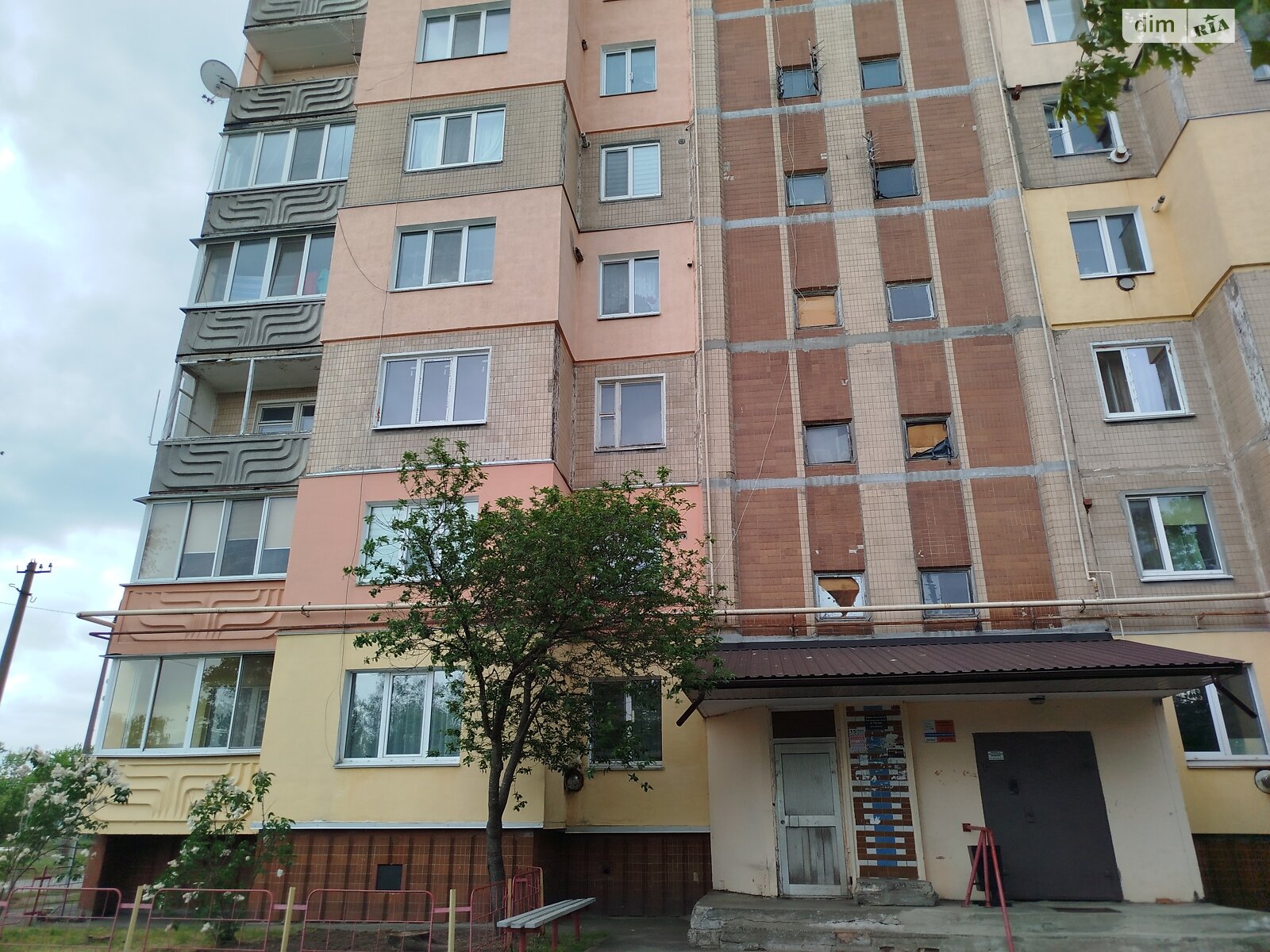 Продажа трехкомнатной квартиры в Малине, на ул. Героев Малинского Подполья 14, фото 1 Продажа трехкомнатной квартиры в Малине, на ул. Героев Малинского Подполья 14, фото 1