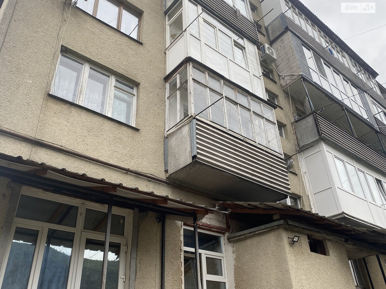 Продаж трикімнатної квартири в Міжгір'ї, на вул. Шевченка 67, район Міжгір'я фото 1 Продаж трикімнатної квартири в Міжгір'ї, на вул. Шевченка 67, район Міжгір'я фото 1