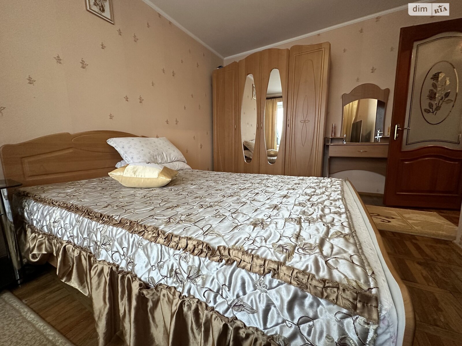 Продаж трикімнатної квартири в Микулинцях, на вул. Грушевського, фото 1 Продаж трикімнатної квартири в Микулинцях, на вул. Грушевського, фото 1