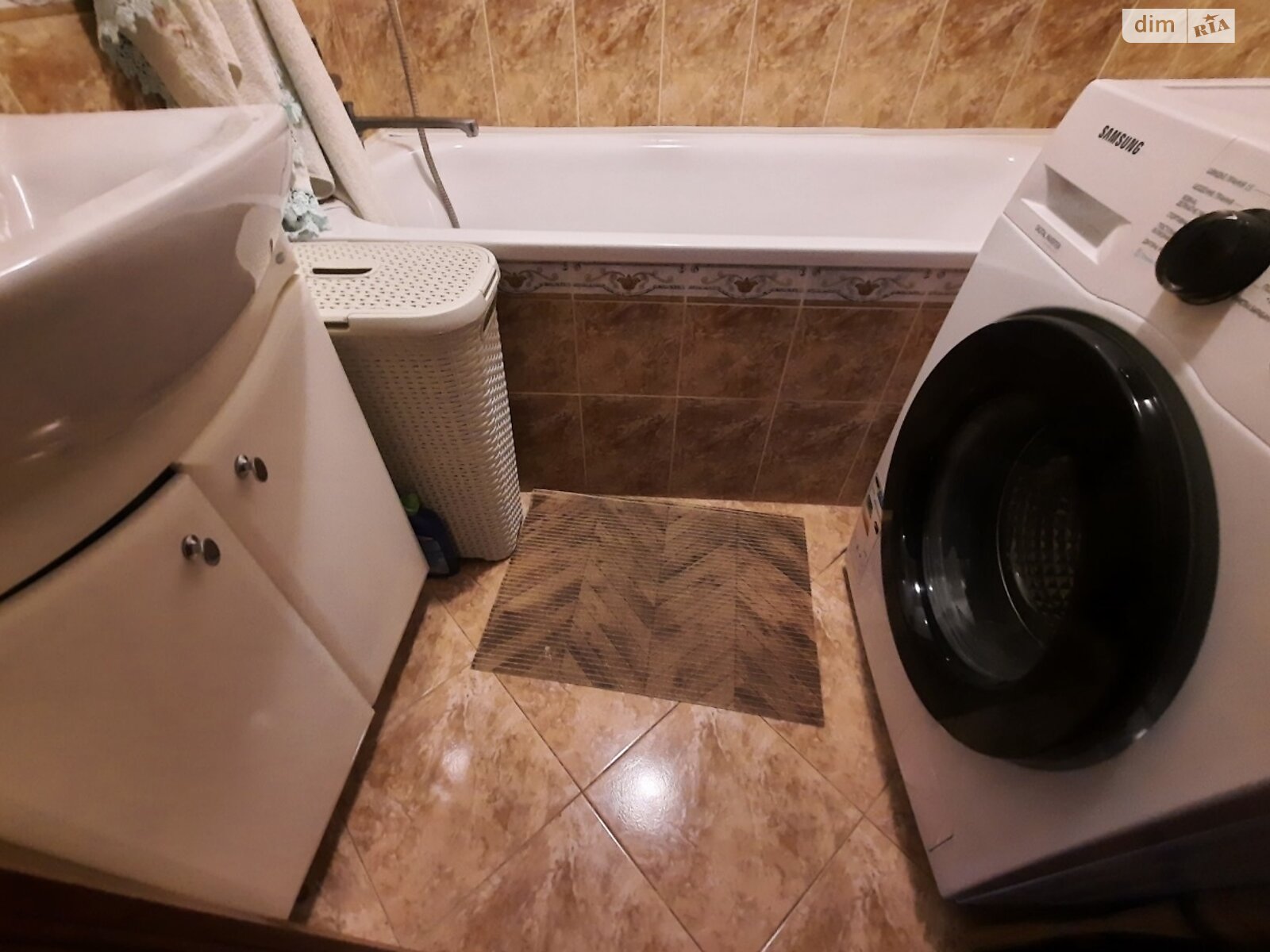 Продажа трехкомнатной квартиры в Микулинцах, на ул. Грушевского, фото 1 Продажа трехкомнатной квартиры в Микулинцах, на ул. Грушевского, фото 1