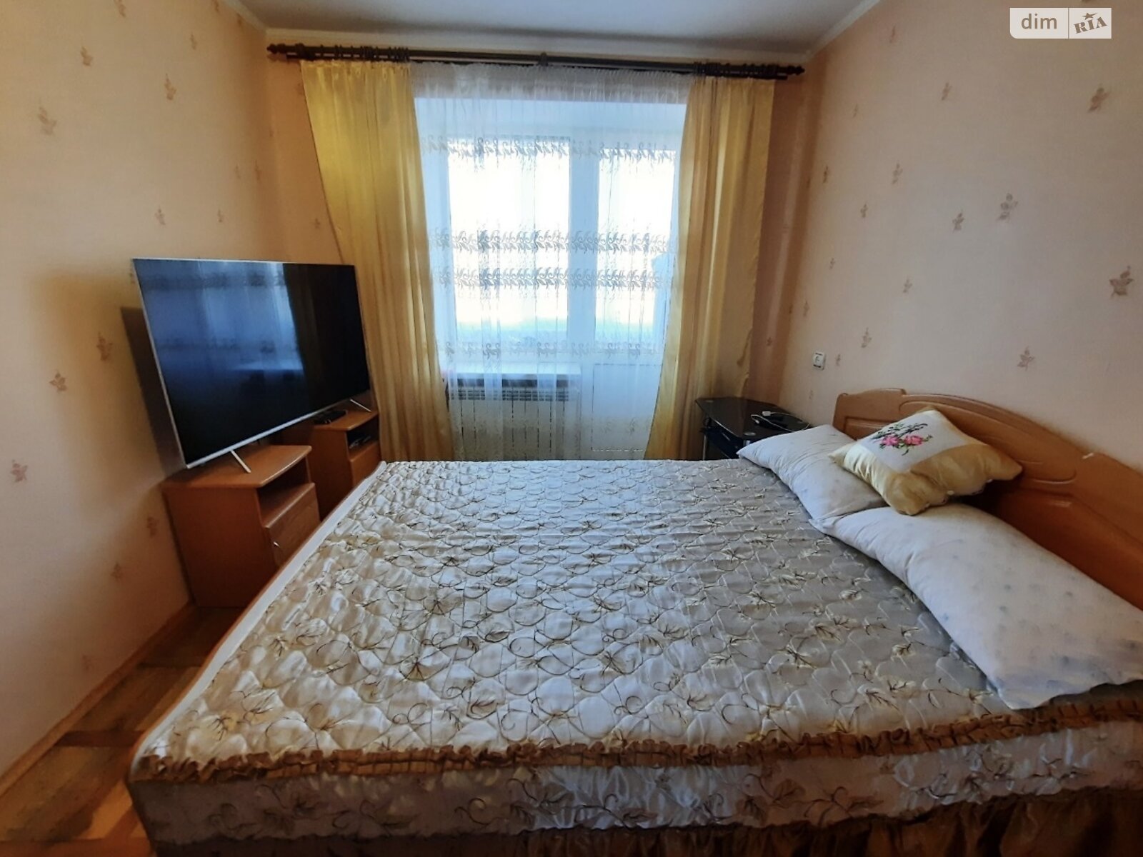 Продажа трехкомнатной квартиры в Микулинцах, на ул. Грушевского, фото 1 Продажа трехкомнатной квартиры в Микулинцах, на ул. Грушевского, фото 1