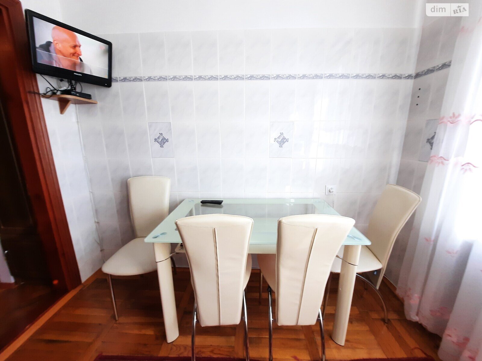 Продажа трехкомнатной квартиры в Микулинцах, на ул. Грушевского, фото 1 Продажа трехкомнатной квартиры в Микулинцах, на ул. Грушевского, фото 1