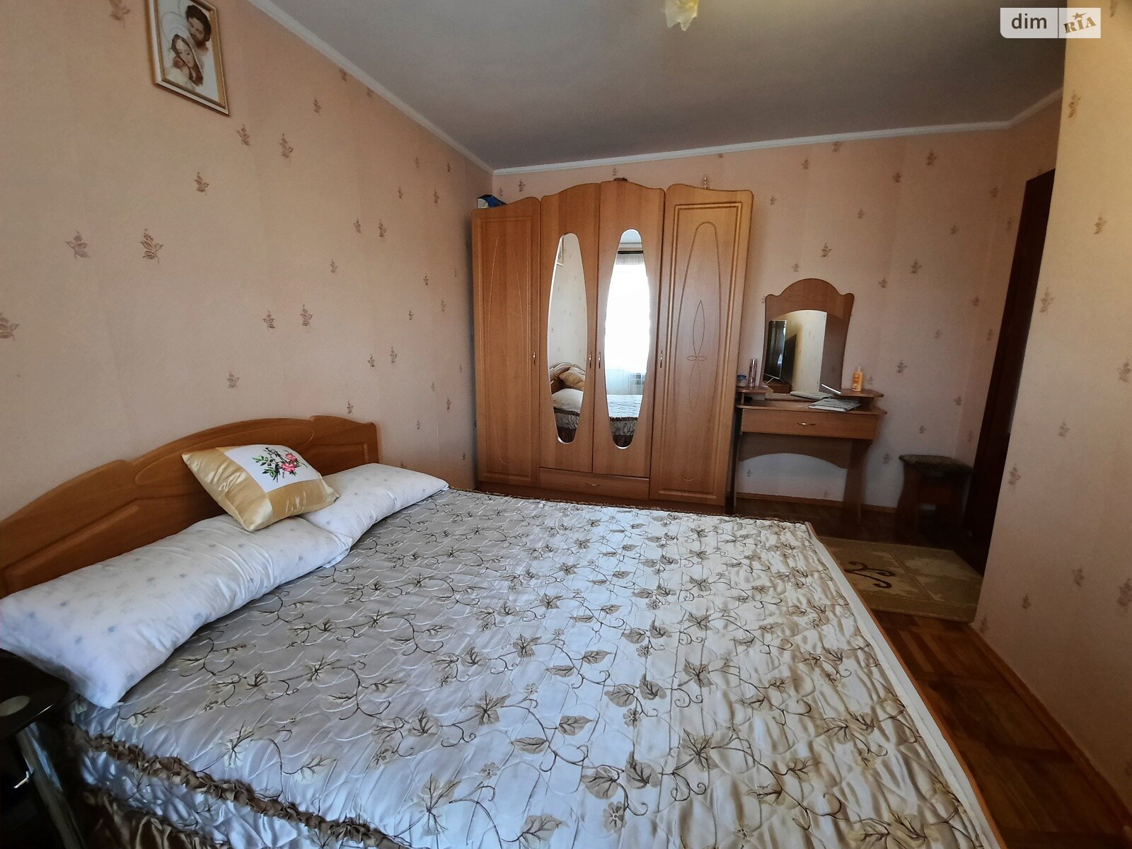 Продажа трехкомнатной квартиры в Микулинцах, на ул. Грушевского, фото 1 Продажа трехкомнатной квартиры в Микулинцах, на ул. Грушевского, фото 1