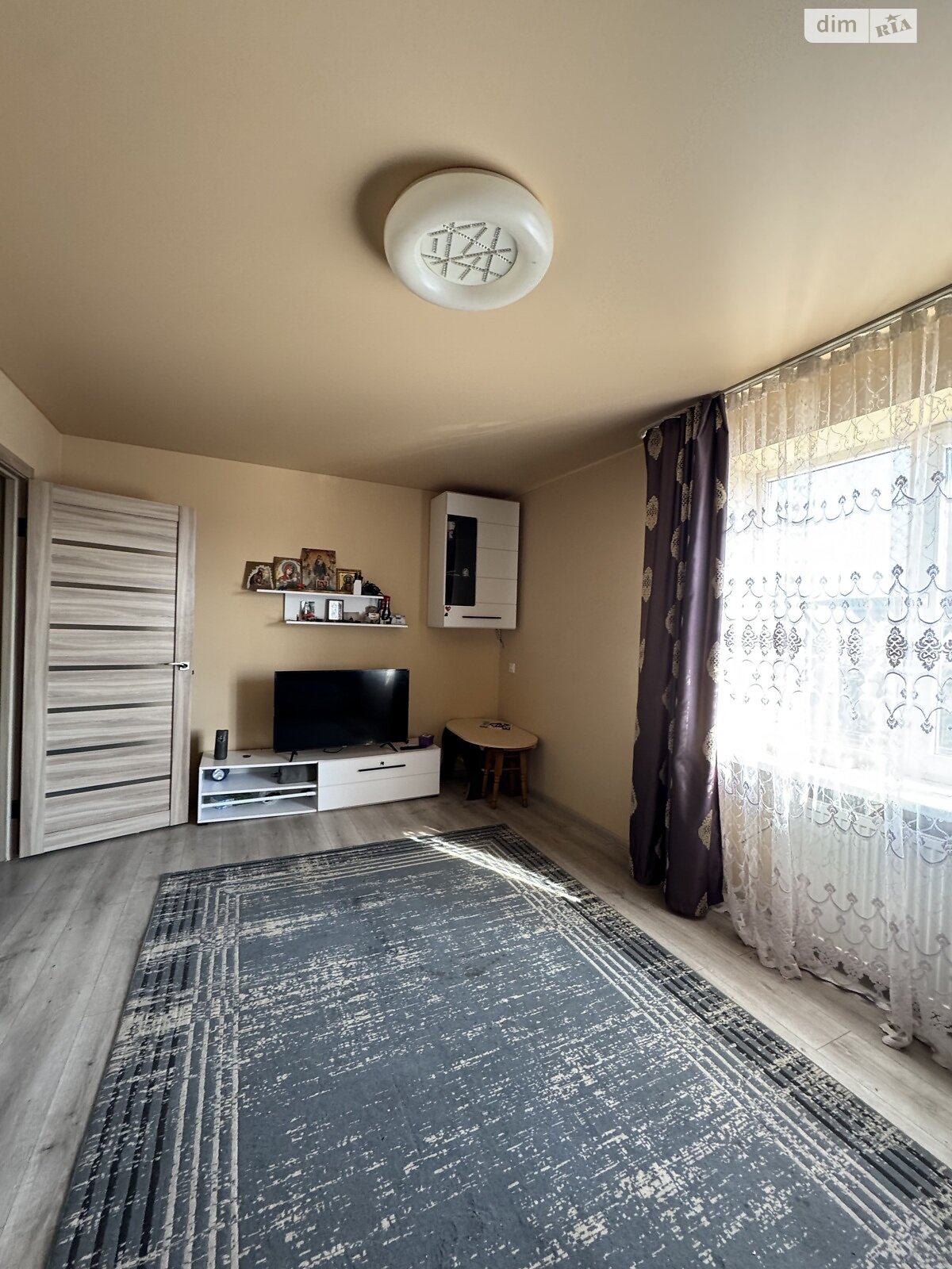 Продажа трехкомнатной квартиры в Микулинцах, на ул. Тернопольская, фото 1 Продажа трехкомнатной квартиры в Микулинцах, на ул. Тернопольская, фото 1