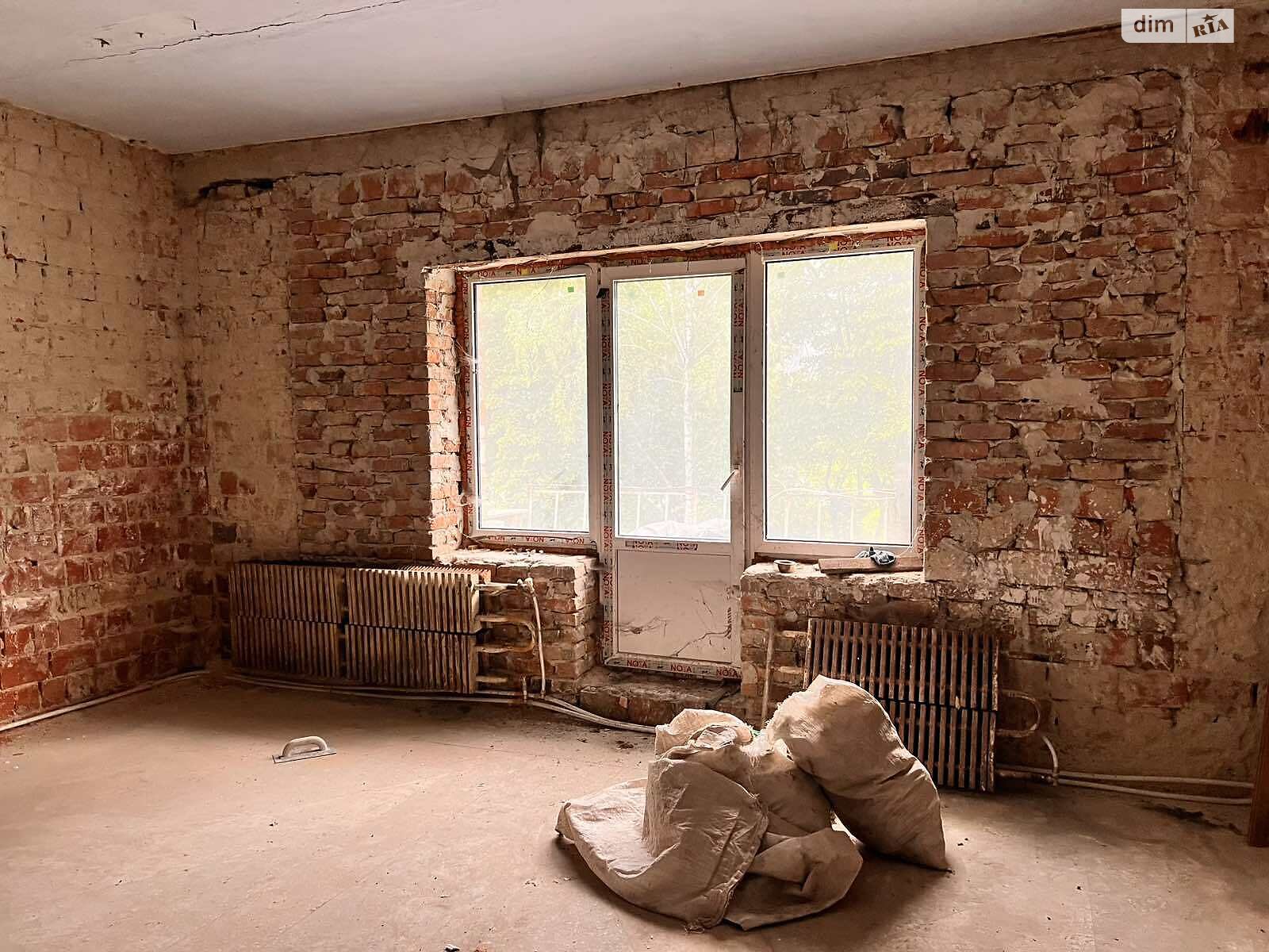 Продажа трехкомнатной квартиры в Микулинцах, на ул. Тернопольская, фото 1 Продажа трехкомнатной квартиры в Микулинцах, на ул. Тернопольская, фото 1