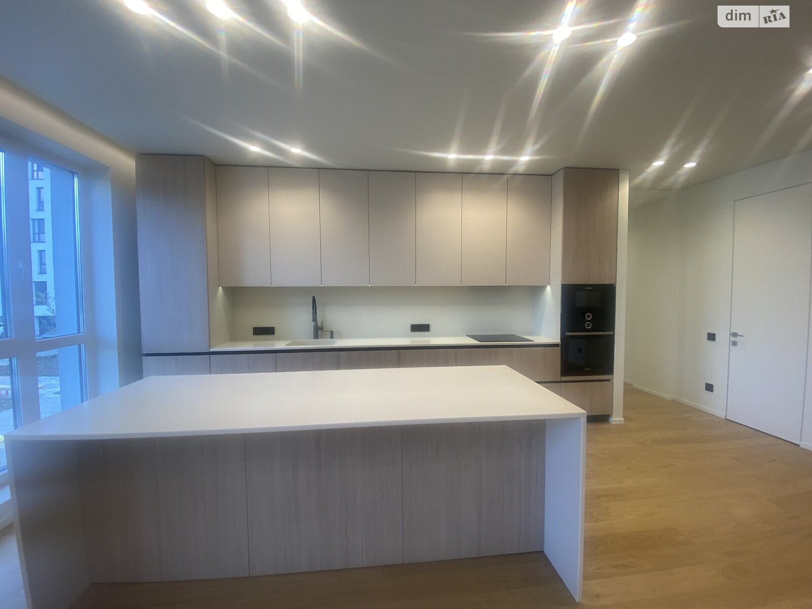 Продажа трехкомнатной квартиры в Минае, на ул. Августина Волошина, фото 1 Продажа трехкомнатной квартиры в Минае, на ул. Августина Волошина, фото 1