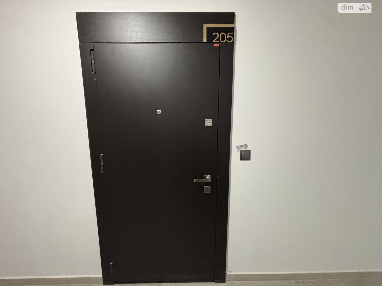 Продаж трикімнатної квартири в Минаї, на вул. Августина Волошина 22, кв. 205, фото 1