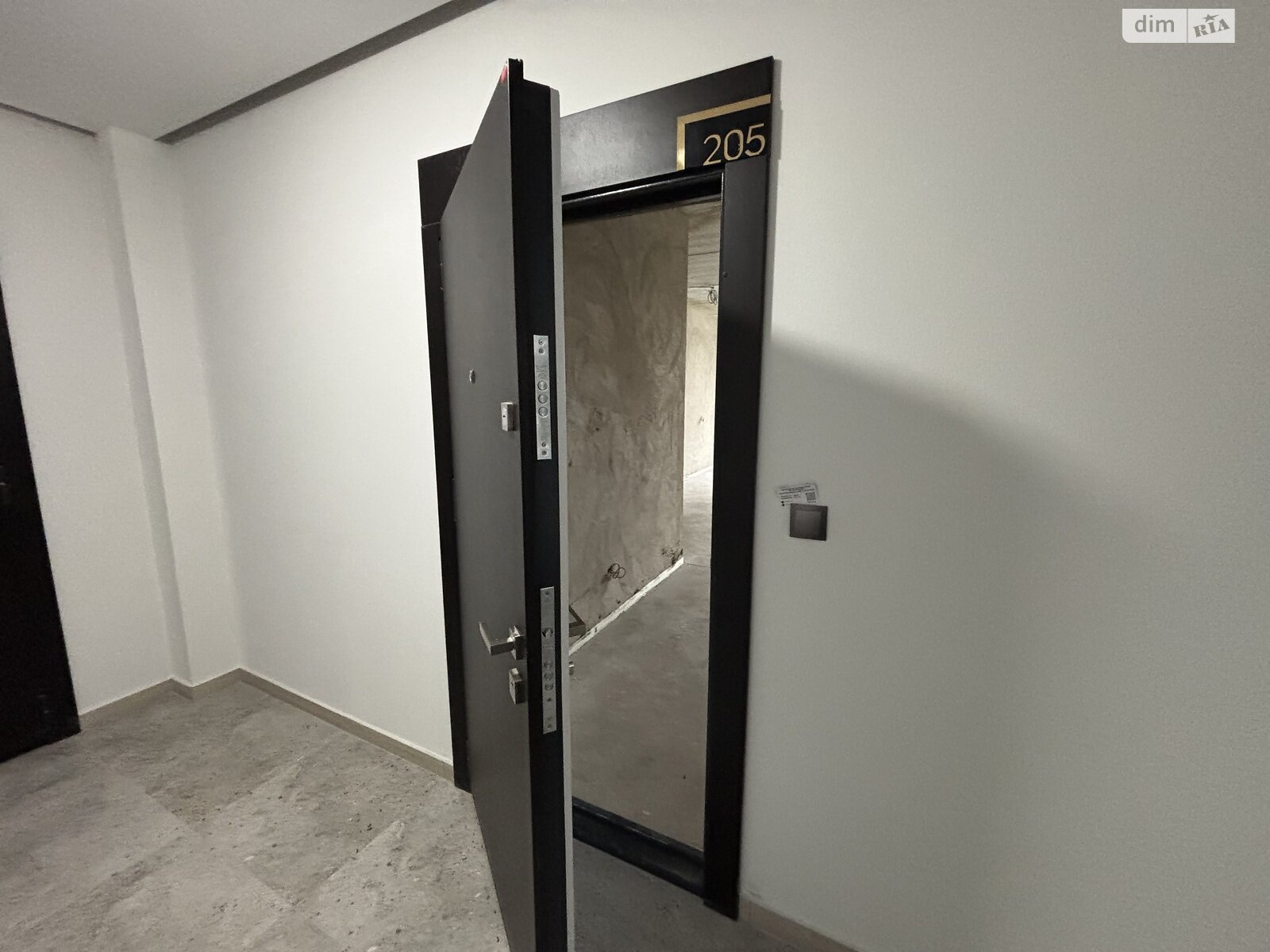 Продаж трикімнатної квартири в Минаї, на вул. Августина Волошина 22, кв. 205, фото 1