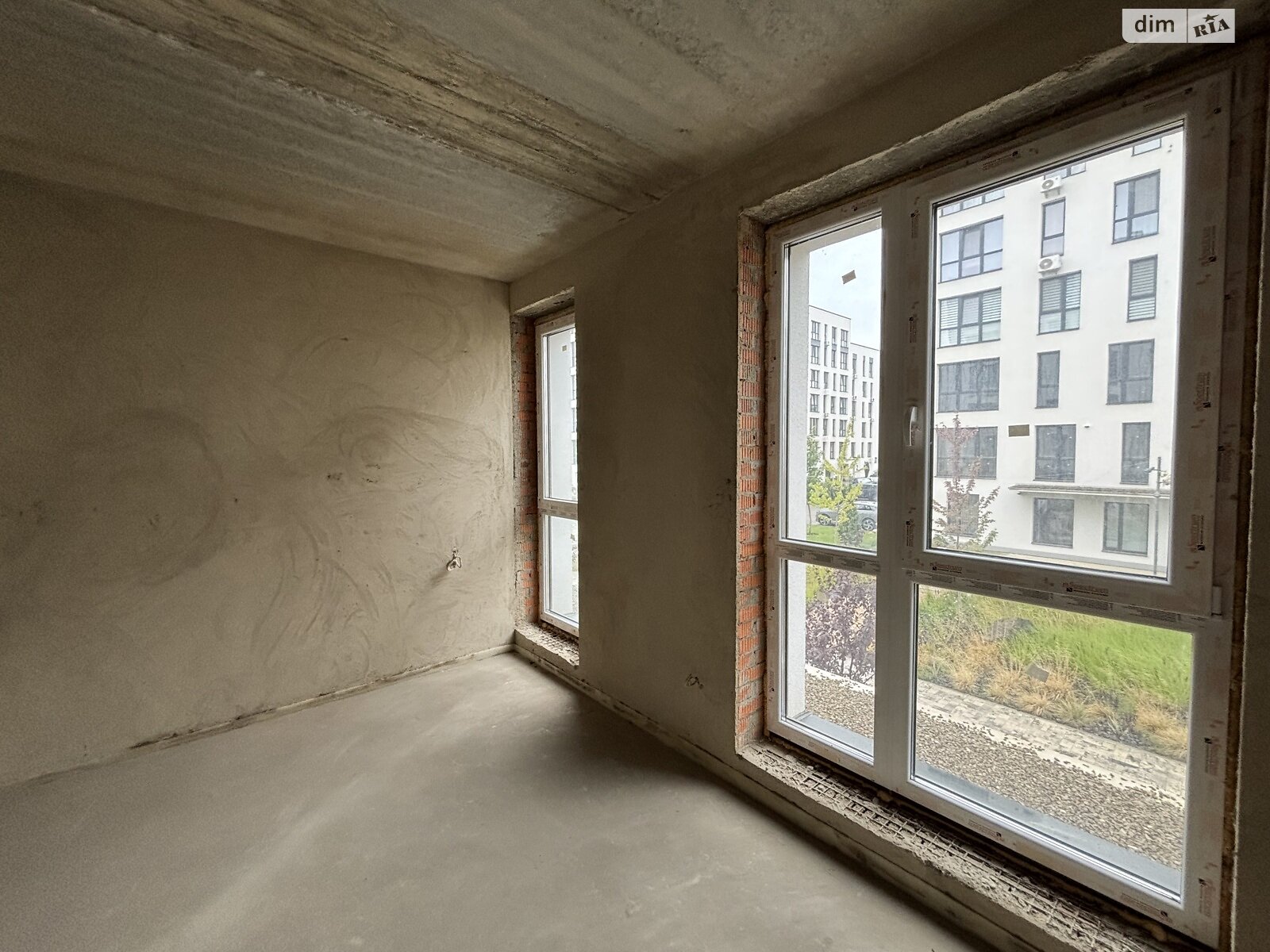 Продаж трикімнатної квартири в Минаї, на вул. Августина Волошина 22, кв. 205, фото 1