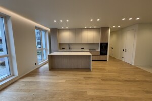 Продаж трикімнатної квартири в Минаї, на вул. Августина Волошина 24, кв. 210, фото 2