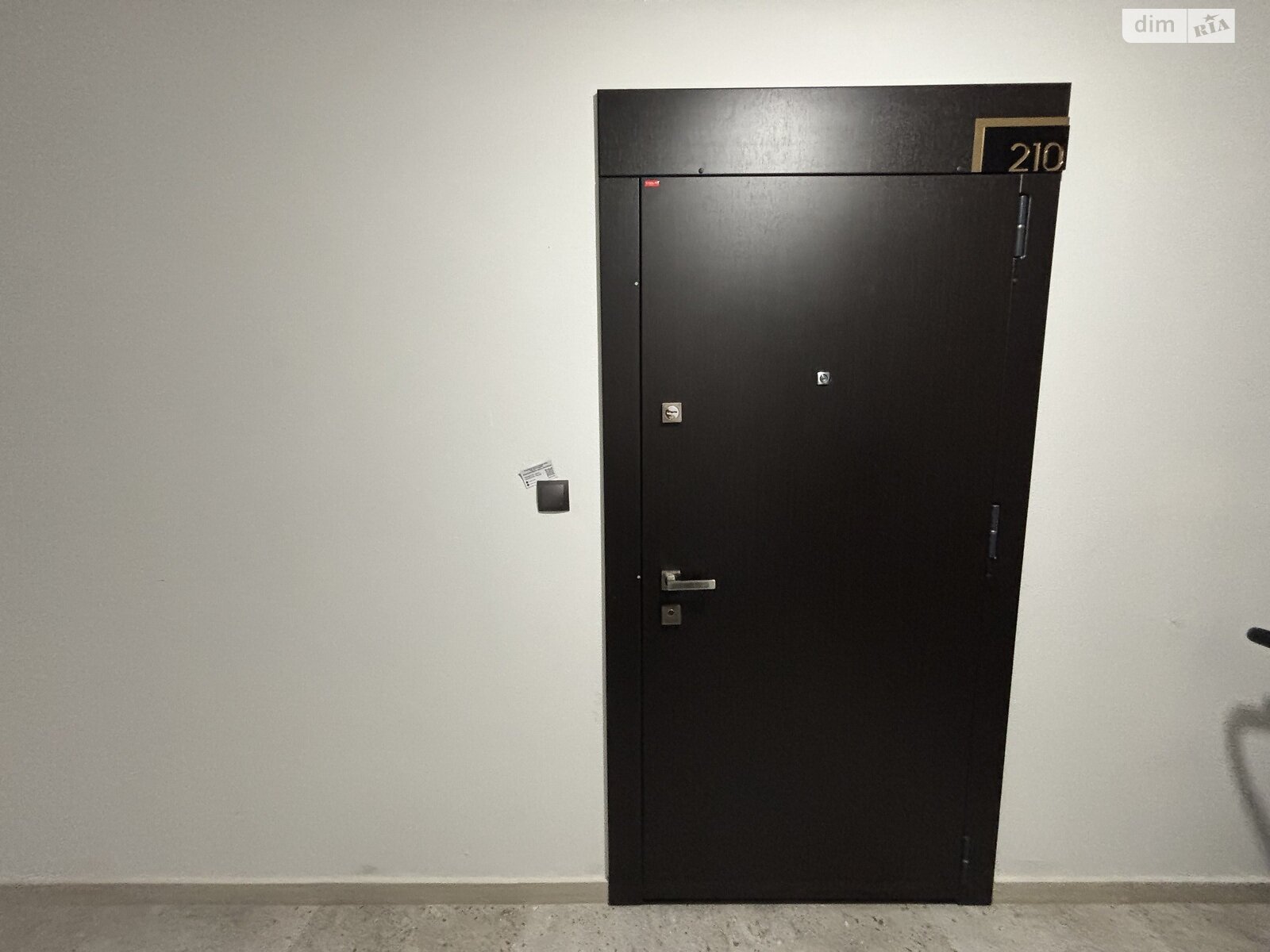 Продаж трикімнатної квартири в Минаї, на вул. Августина Волошина 24, кв. 210, фото 1