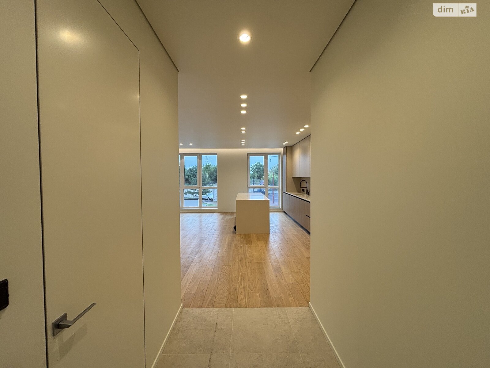 Продаж трикімнатної квартири в Минаї, на вул. Августина Волошина 24, кв. 210, фото 1