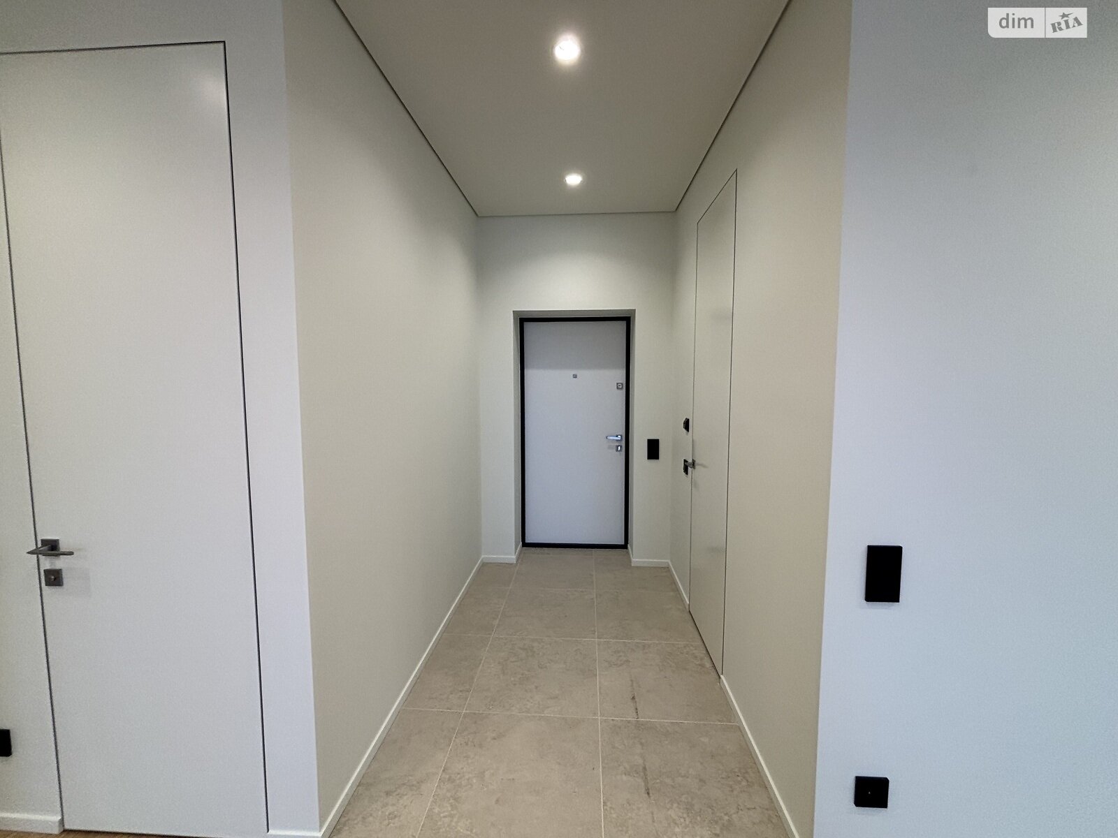 Продаж трикімнатної квартири в Минаї, на вул. Августина Волошина 24, кв. 210, фото 1