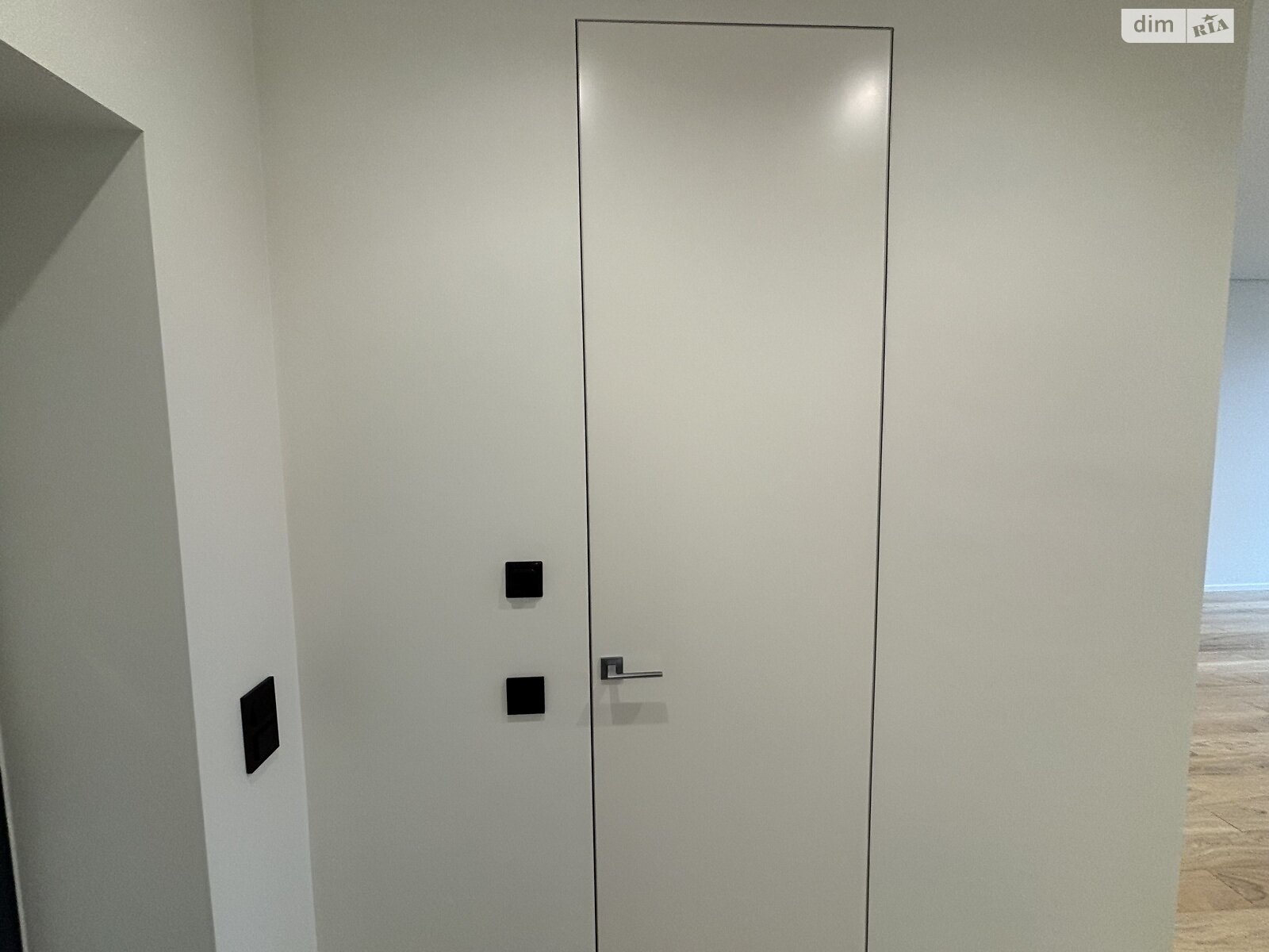 Продаж трикімнатної квартири в Минаї, на вул. Августина Волошина 24, кв. 210, фото 1