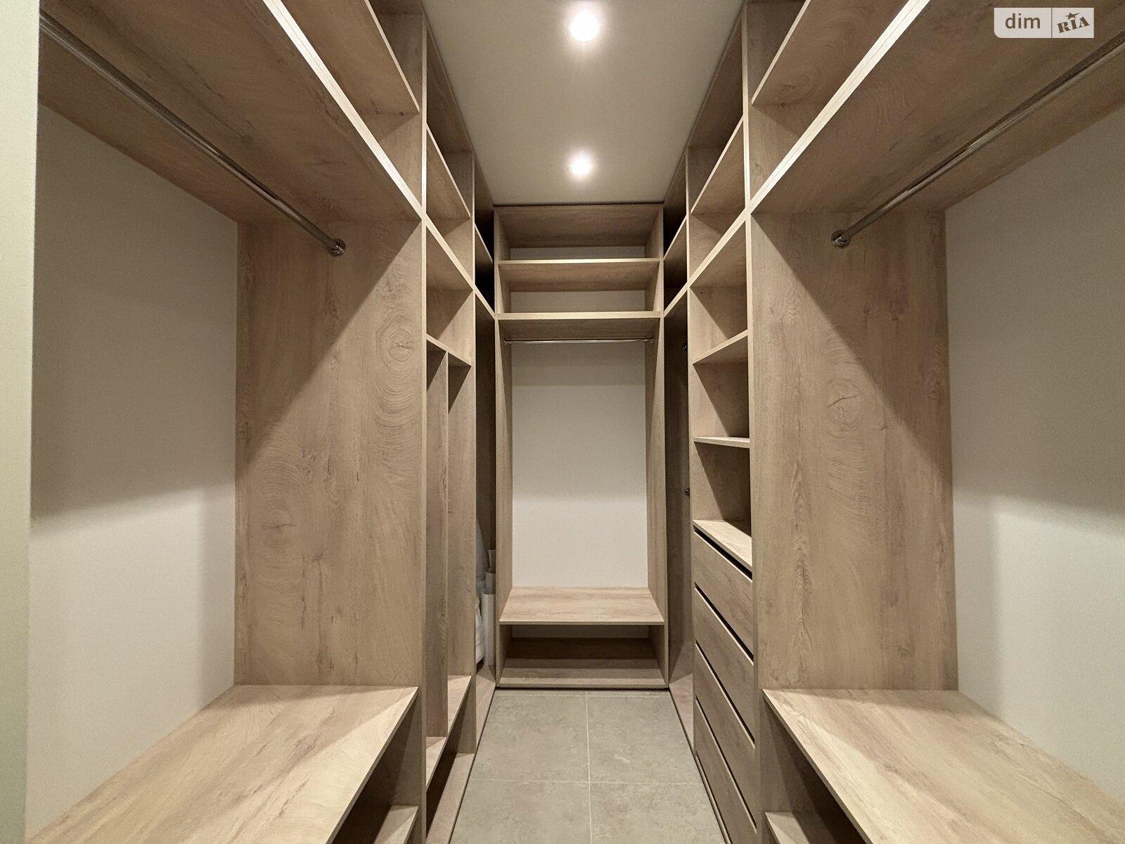 Продаж трикімнатної квартири в Минаї, на вул. Августина Волошина 24, кв. 210, фото 1