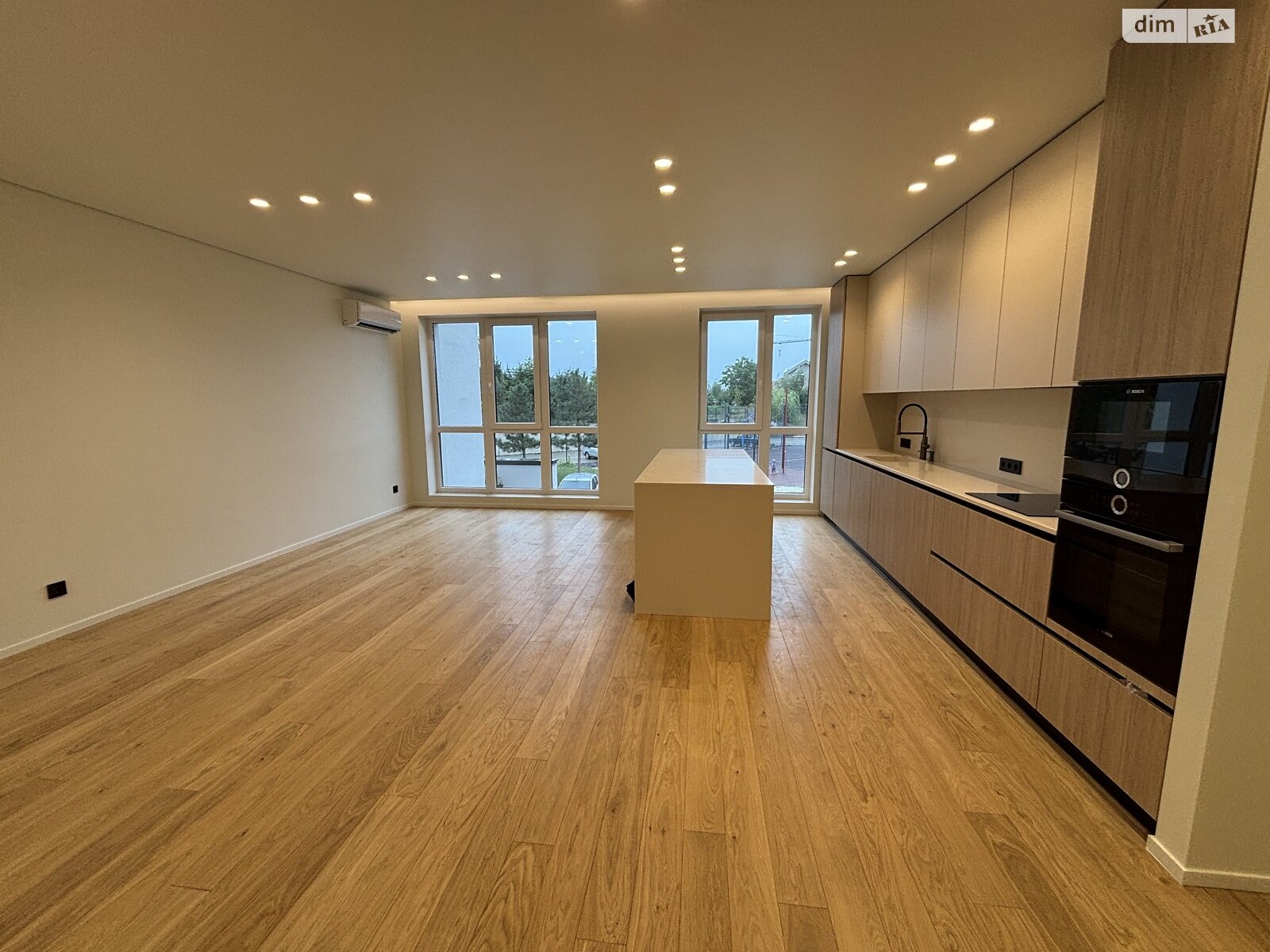 Продаж трикімнатної квартири в Минаї, на вул. Августина Волошина 24, кв. 210, фото 1