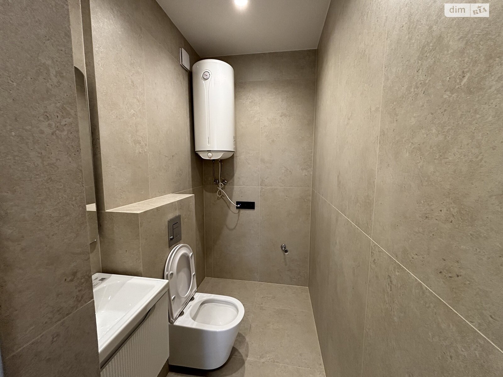 Продаж трикімнатної квартири в Минаї, на вул. Августина Волошина 24, кв. 210, фото 1