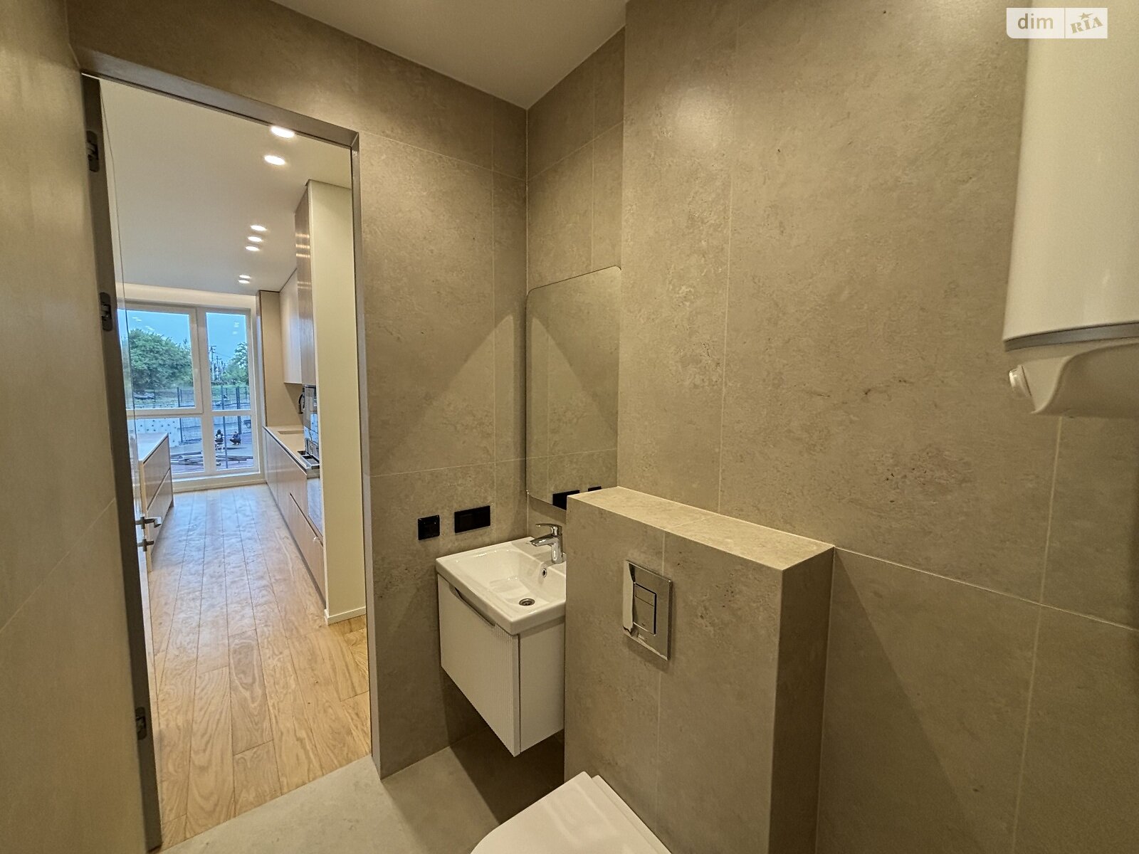 Продаж трикімнатної квартири в Минаї, на вул. Августина Волошина 24, кв. 210, фото 1