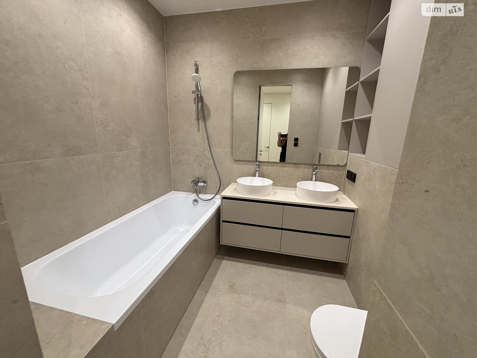 Продаж трикімнатної квартири в Минаї, на вул. Августина Волошина 24, кв. 210, фото 1