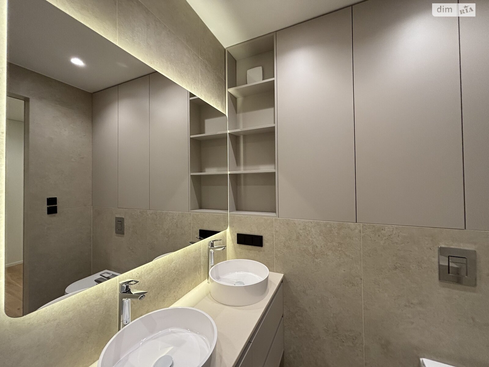 Продаж трикімнатної квартири в Минаї, на вул. Августина Волошина 24, кв. 210, фото 1