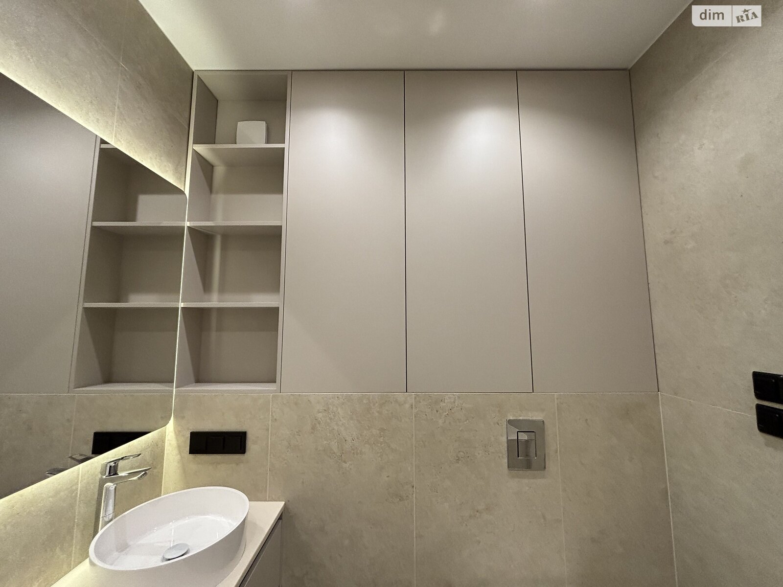 Продаж трикімнатної квартири в Минаї, на вул. Августина Волошина 24, кв. 210, фото 1