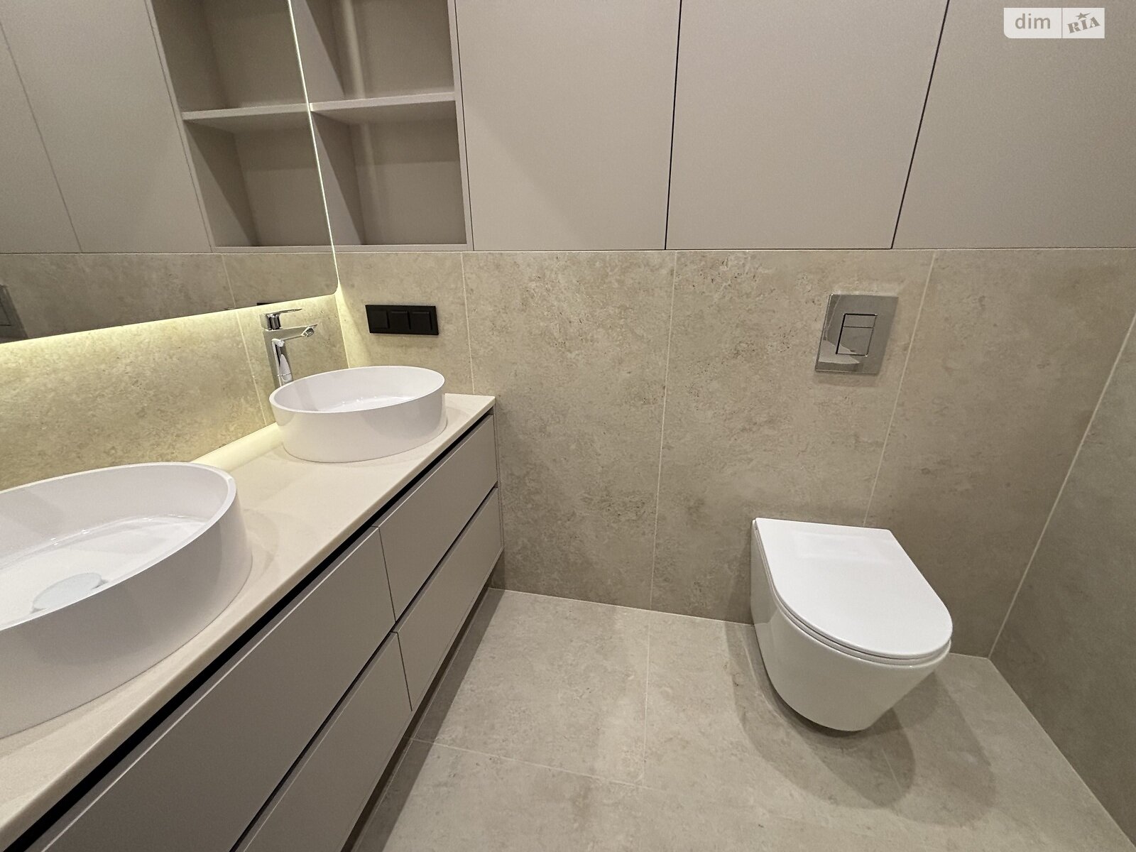 Продаж трикімнатної квартири в Минаї, на вул. Августина Волошина 24, кв. 210, фото 1