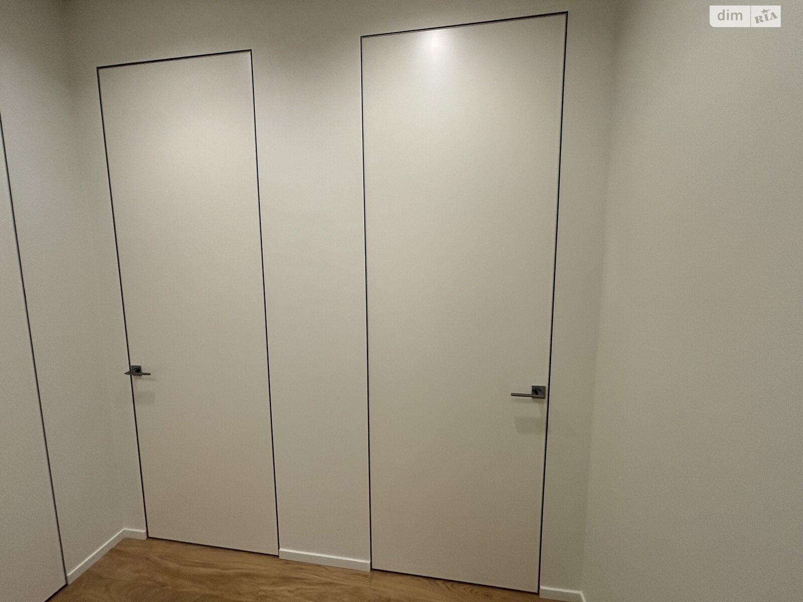 Продаж трикімнатної квартири в Минаї, на вул. Августина Волошина 24, кв. 210, фото 1