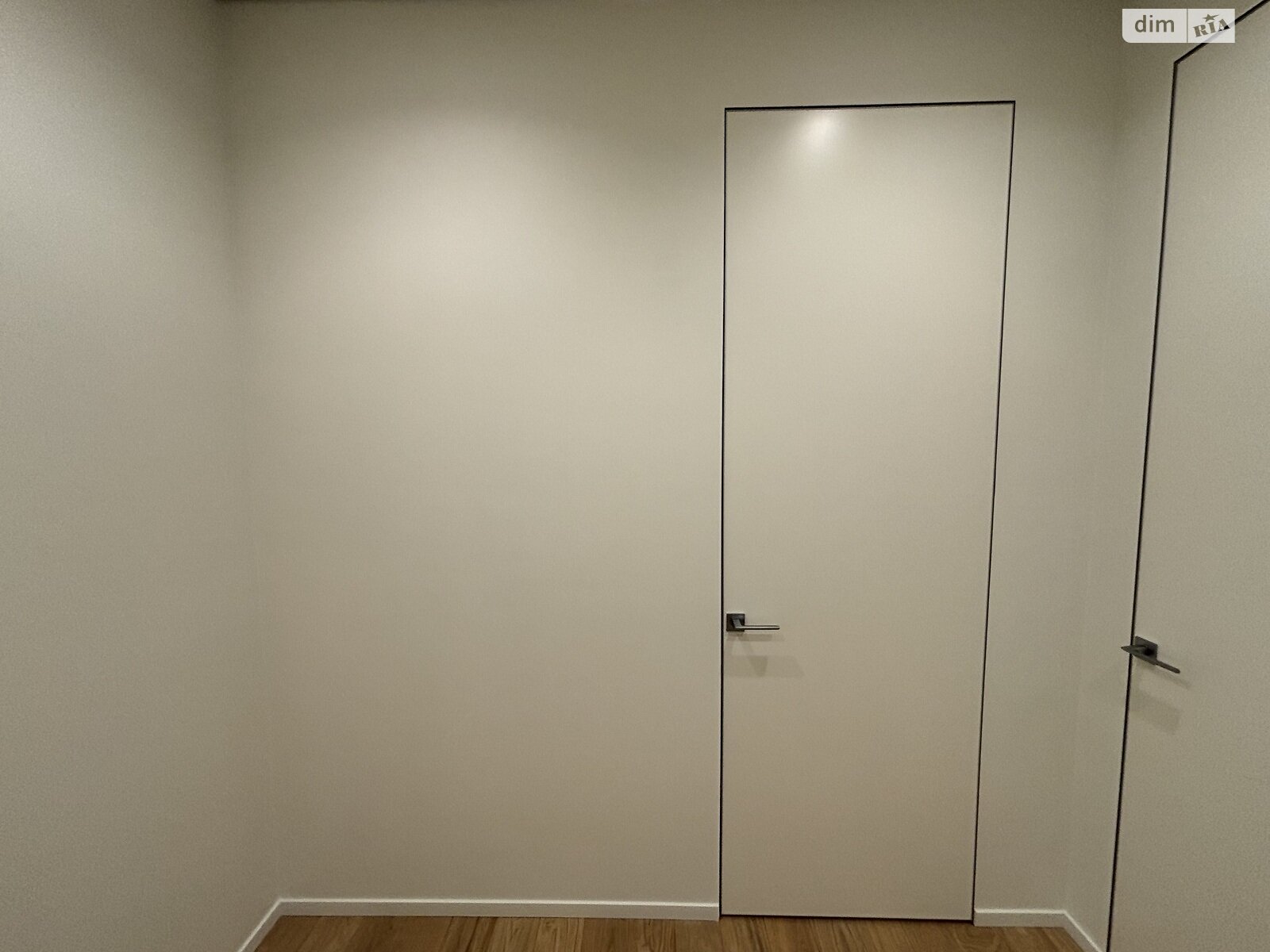 Продаж трикімнатної квартири в Минаї, на вул. Августина Волошина 24, кв. 210, фото 1