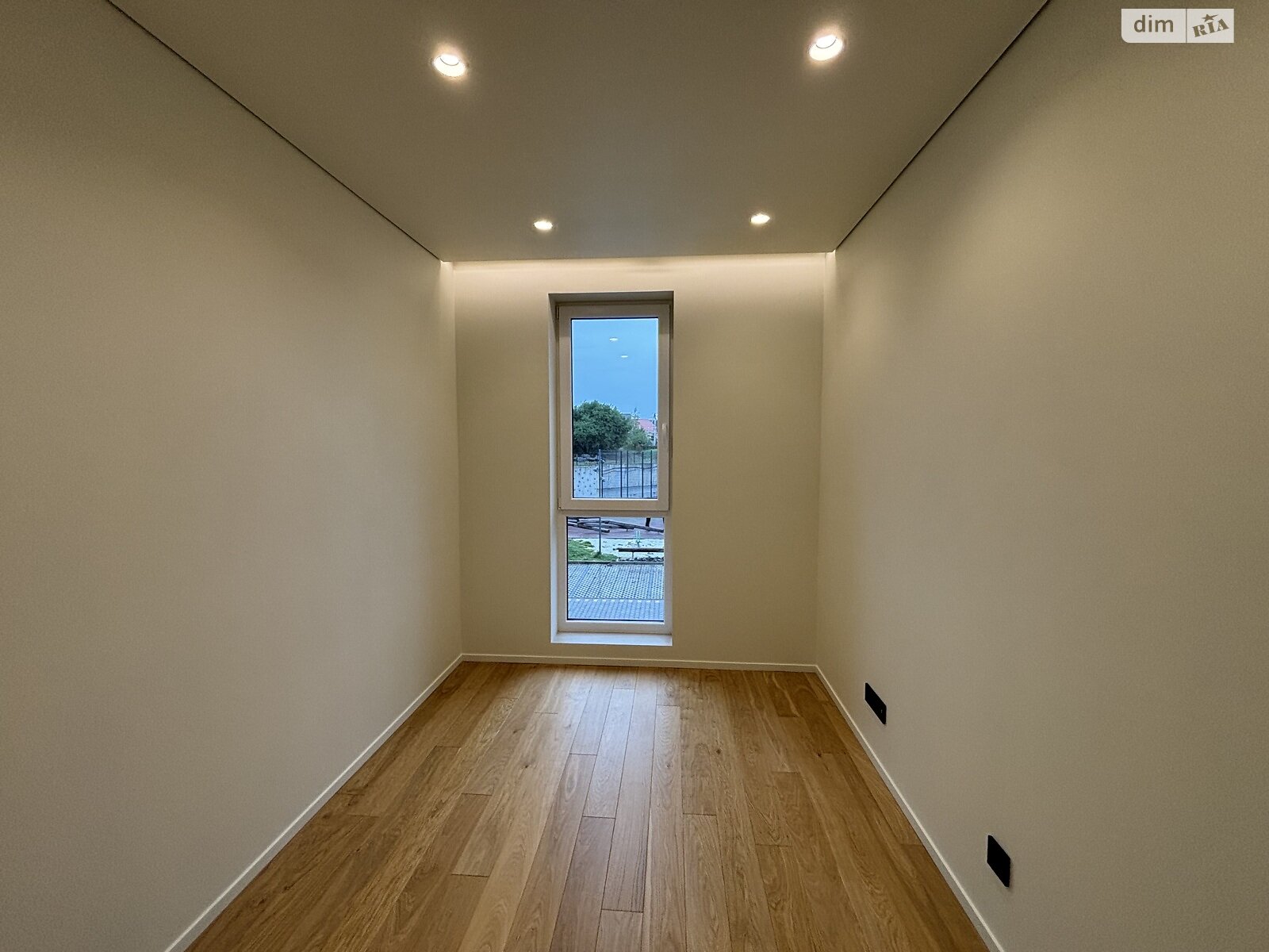 Продаж трикімнатної квартири в Минаї, на вул. Августина Волошина 24, кв. 210, фото 1