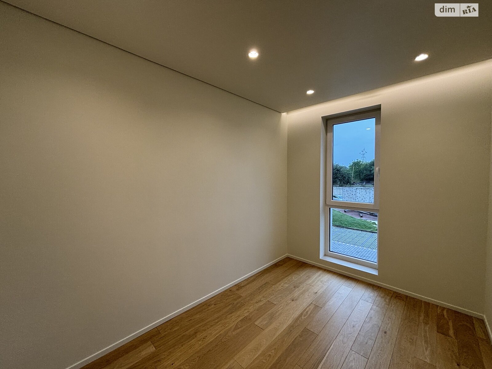 Продаж трикімнатної квартири в Минаї, на вул. Августина Волошина 24, кв. 210, фото 1