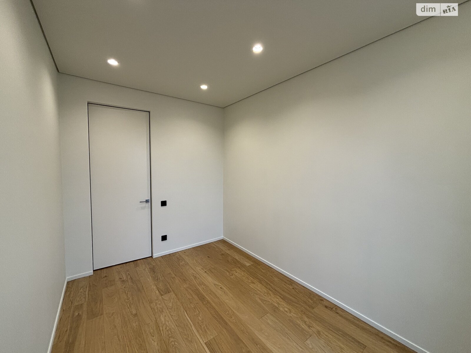 Продаж трикімнатної квартири в Минаї, на вул. Августина Волошина 24, кв. 210, фото 1