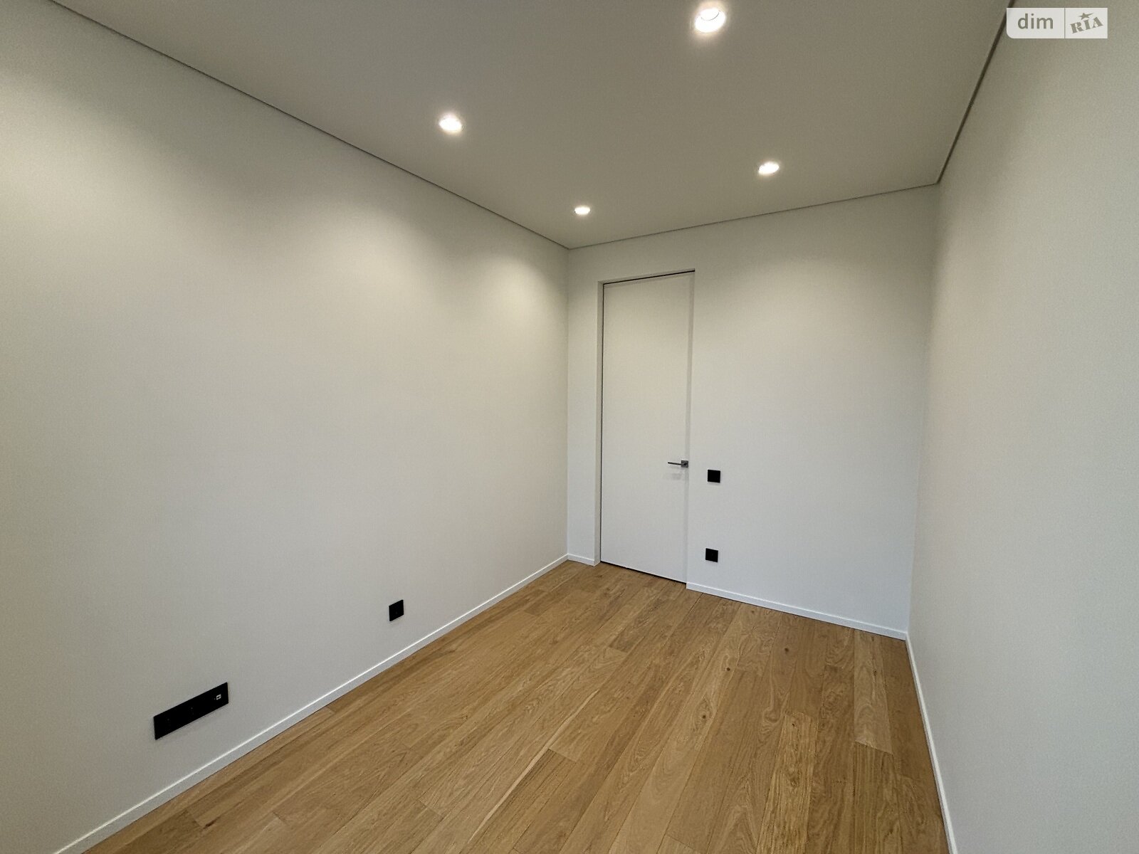 Продаж трикімнатної квартири в Минаї, на вул. Августина Волошина 24, кв. 210, фото 1