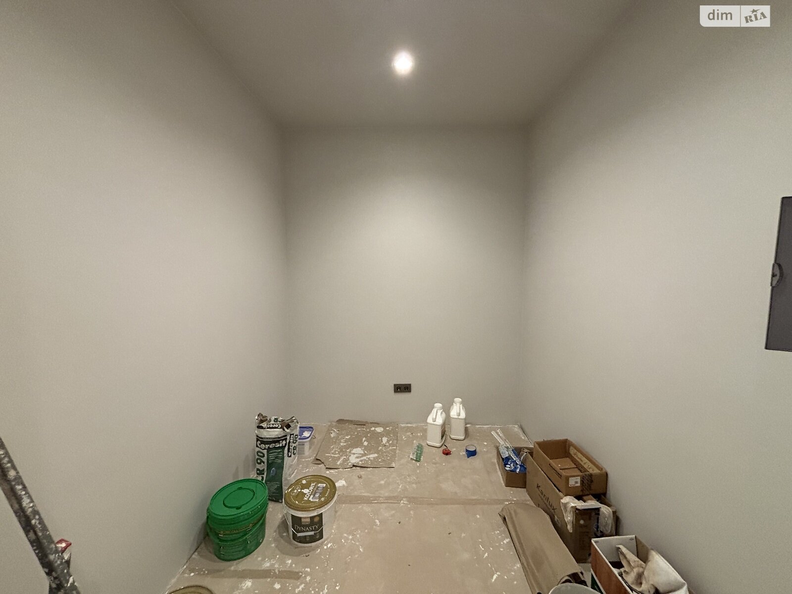 Продаж трикімнатної квартири в Минаї, на вул. Августина Волошина 24, кв. 205, фото 1