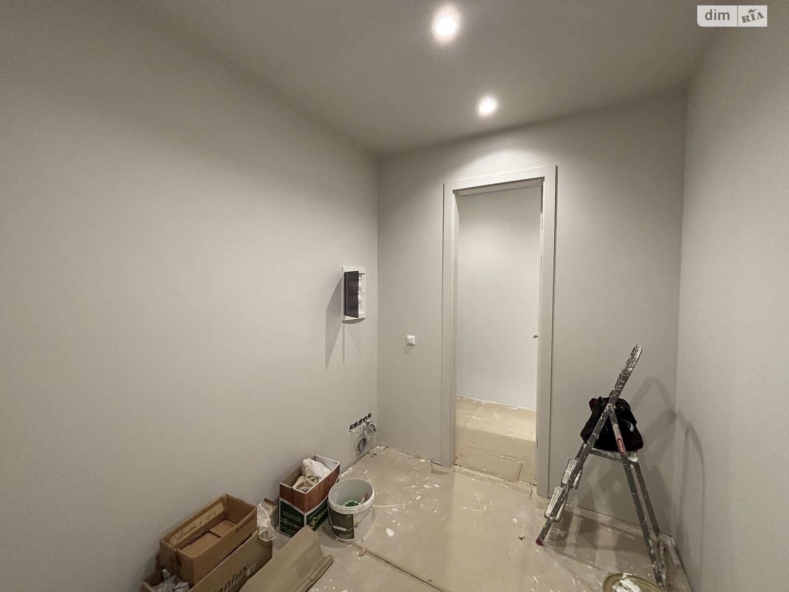 Продаж трикімнатної квартири в Минаї, на вул. Августина Волошина 24, кв. 205, фото 1