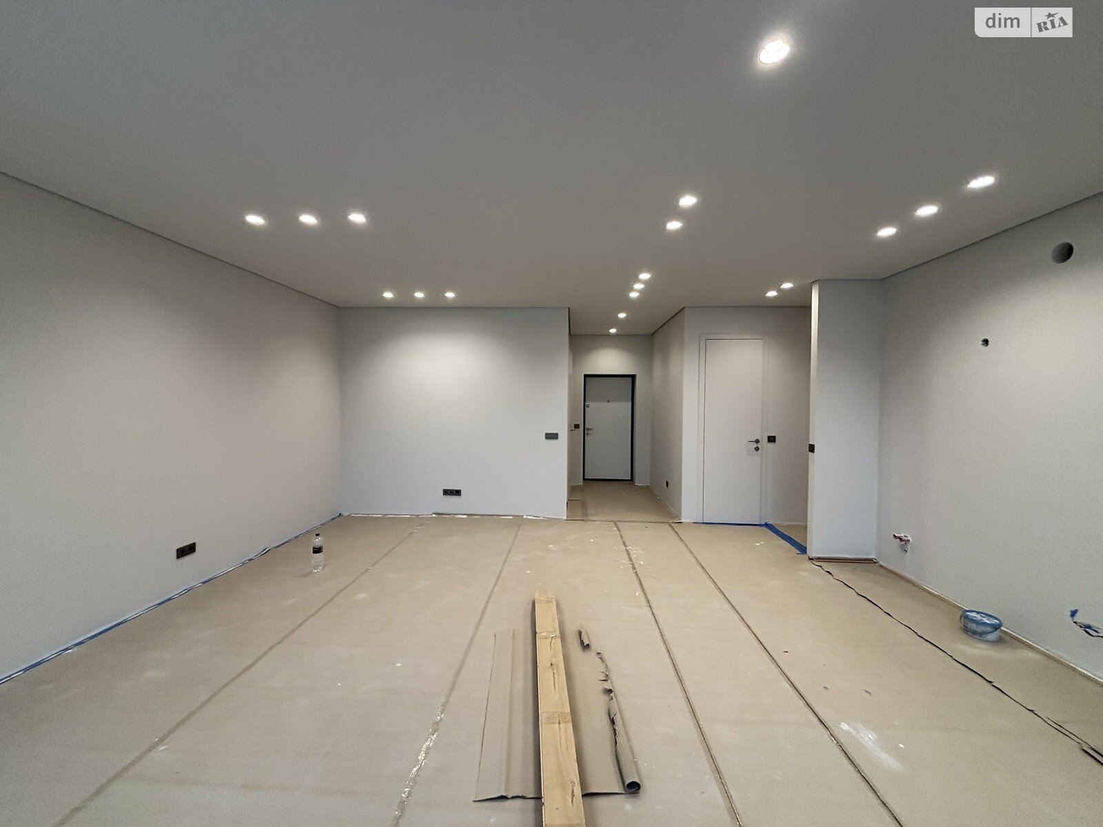 Продаж трикімнатної квартири в Минаї, на вул. Августина Волошина 24, кв. 205, фото 1