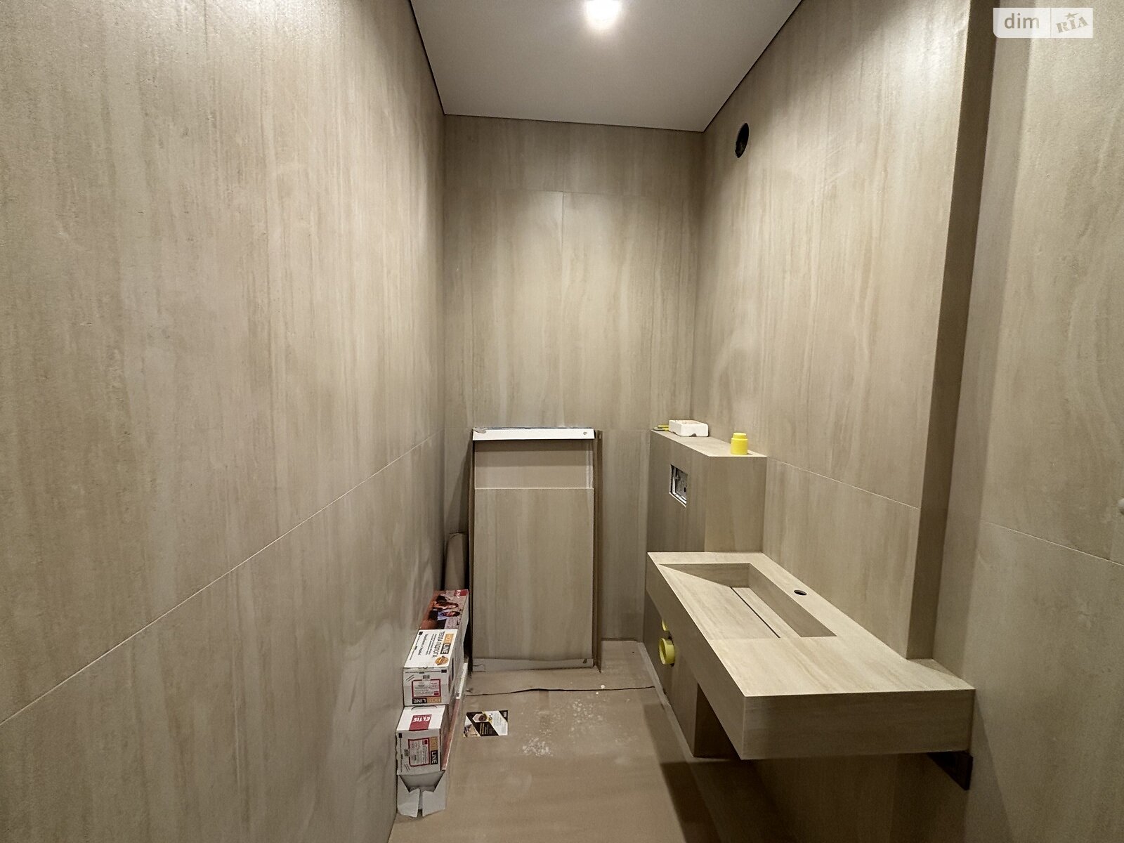 Продаж трикімнатної квартири в Минаї, на вул. Августина Волошина 24, кв. 205, фото 1