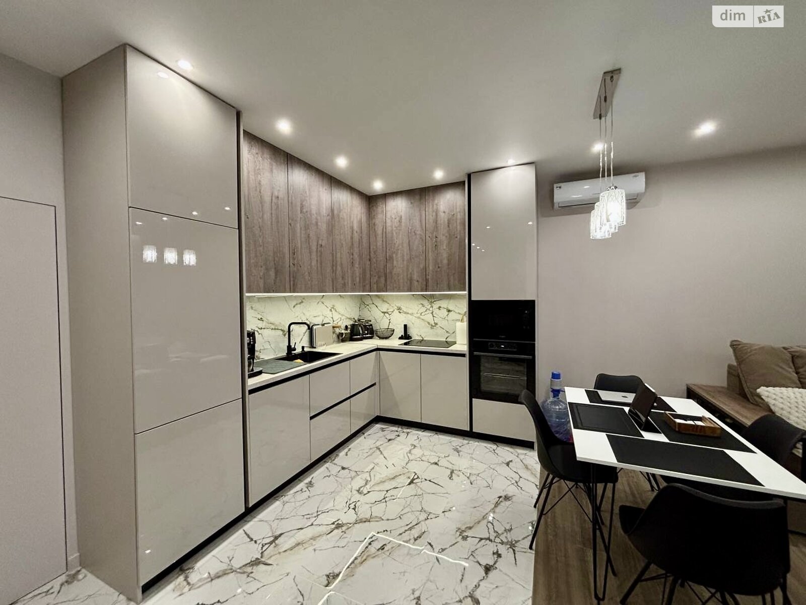 Продаж однокімнатної квартири в Минаї, на вул. Августина Волошина 14, кв. 705, фото 1