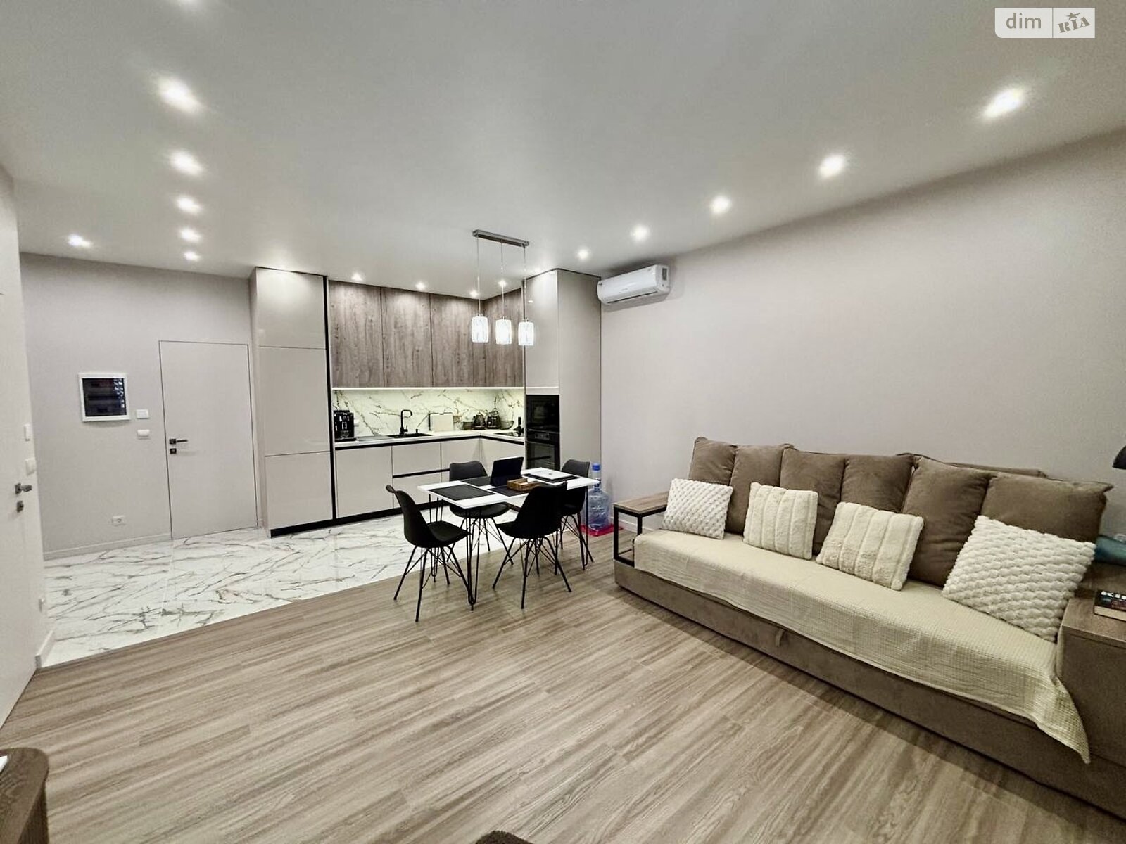 Продаж однокімнатної квартири в Минаї, на вул. Августина Волошина 14, кв. 705, фото 1