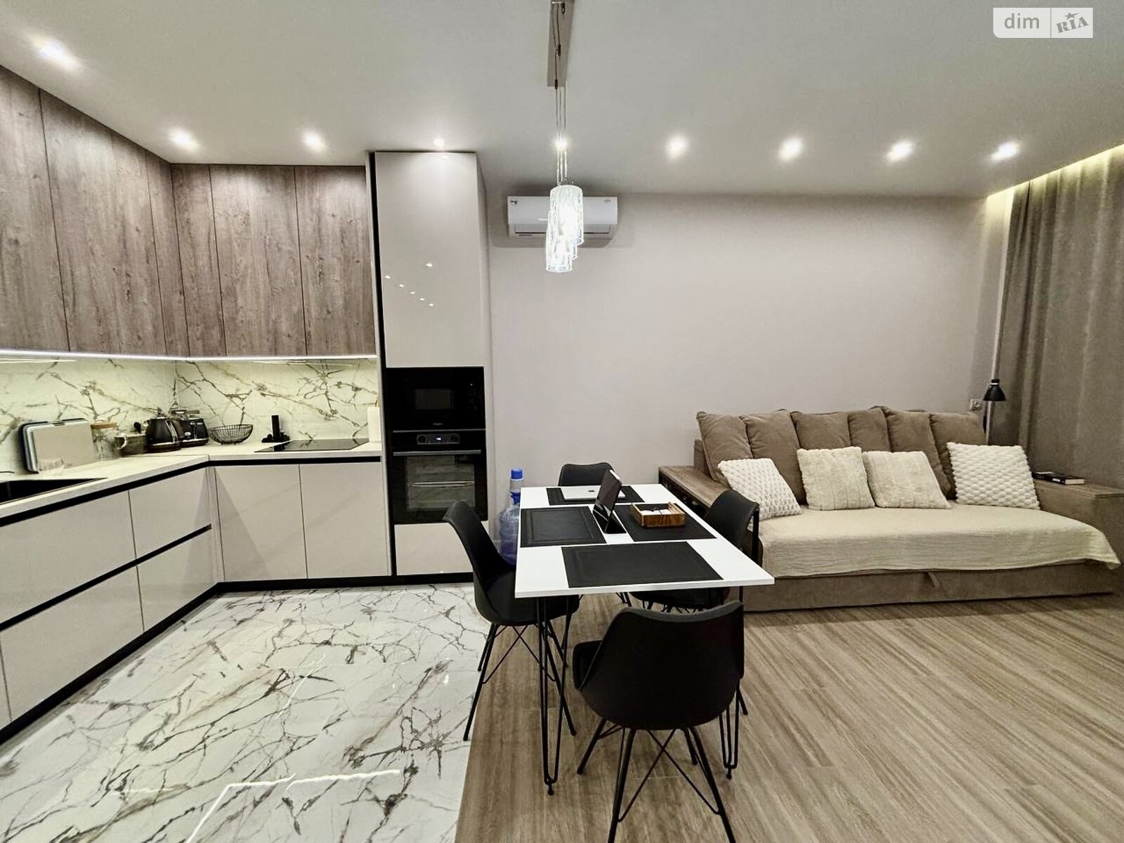 Продаж однокімнатної квартири в Минаї, на вул. Августина Волошина 14, кв. 705, фото 1