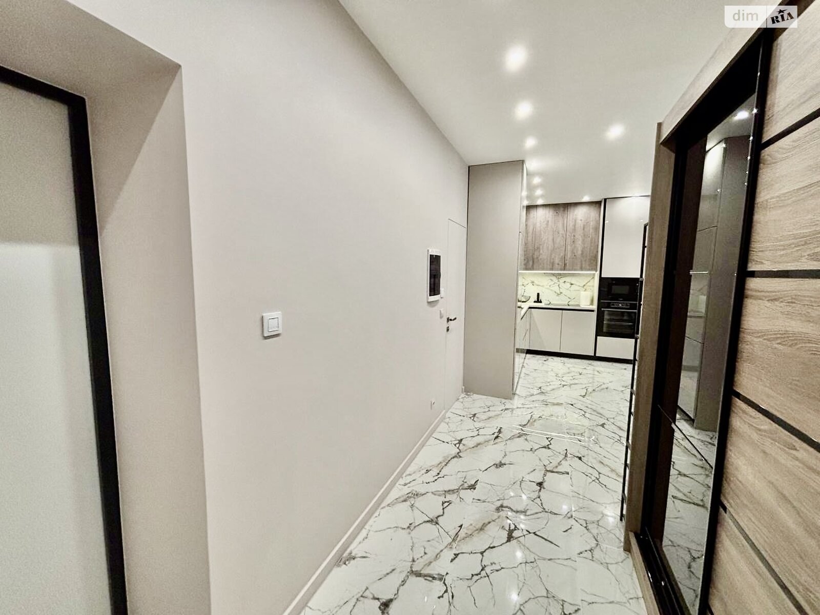 Продаж однокімнатної квартири в Минаї, на вул. Августина Волошина 14, кв. 705, фото 1