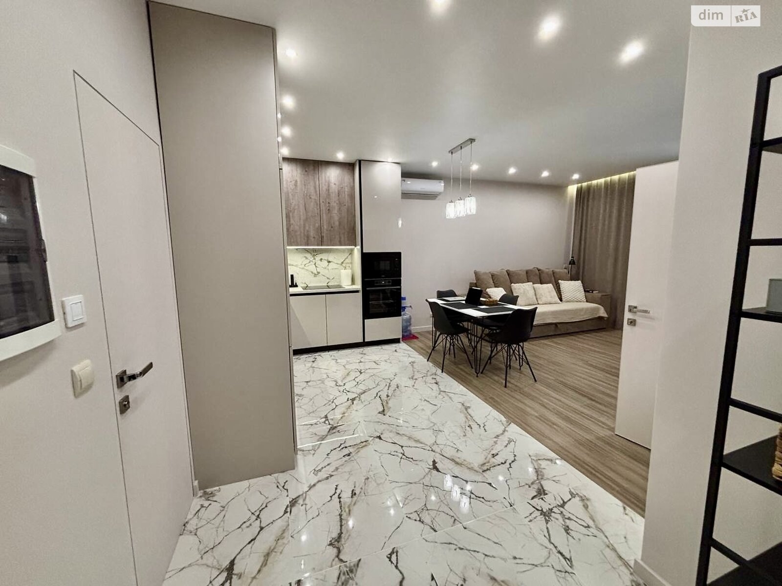 Продаж однокімнатної квартири в Минаї, на вул. Августина Волошина 14, кв. 705, фото 1